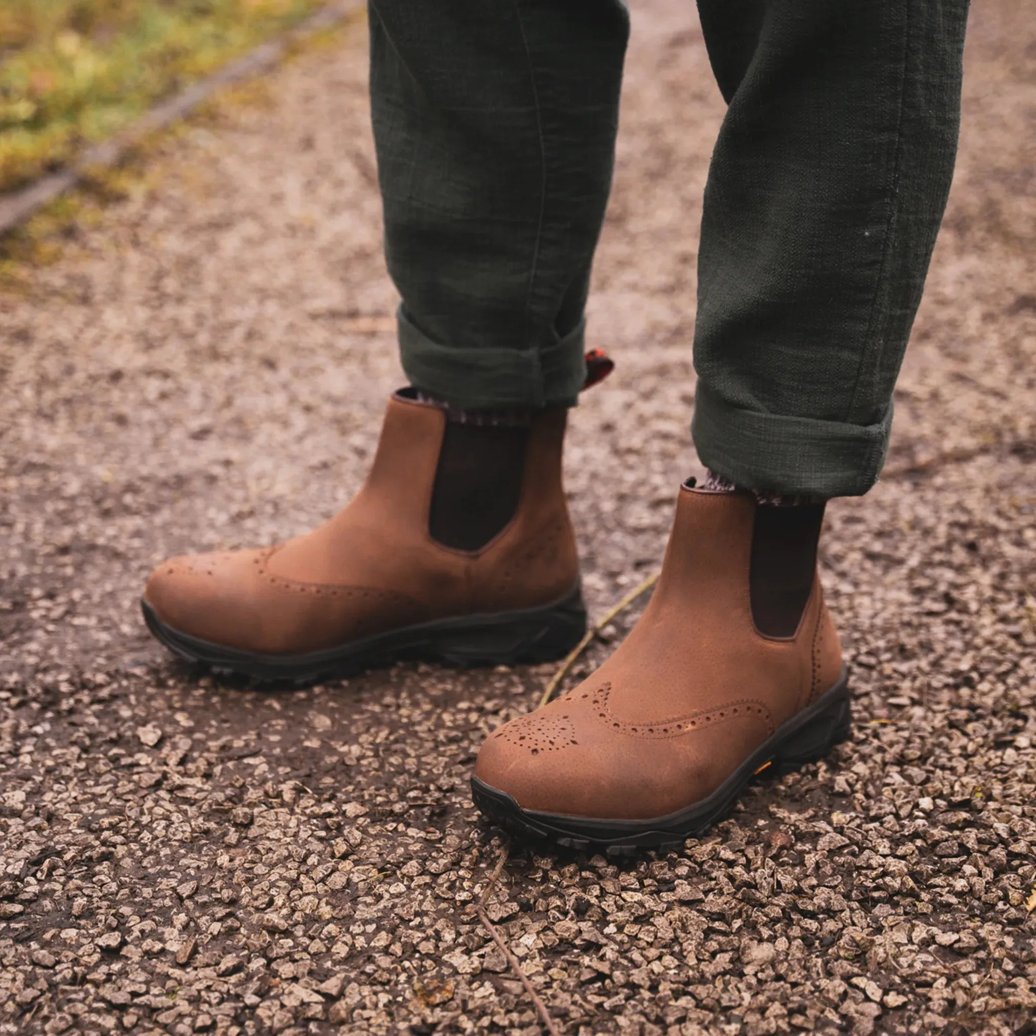 MALHAM // ACACIA DISTRESSED On-The-Go Chic Chic Footwear