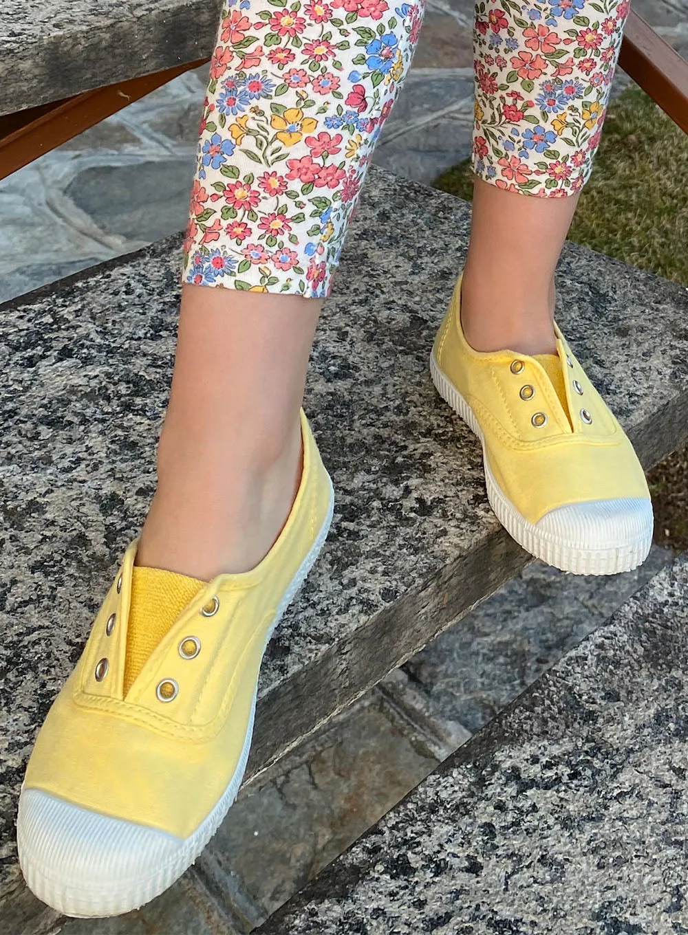 Hampton Canvas Plum Plimsolls in Lemon Weekend Ready