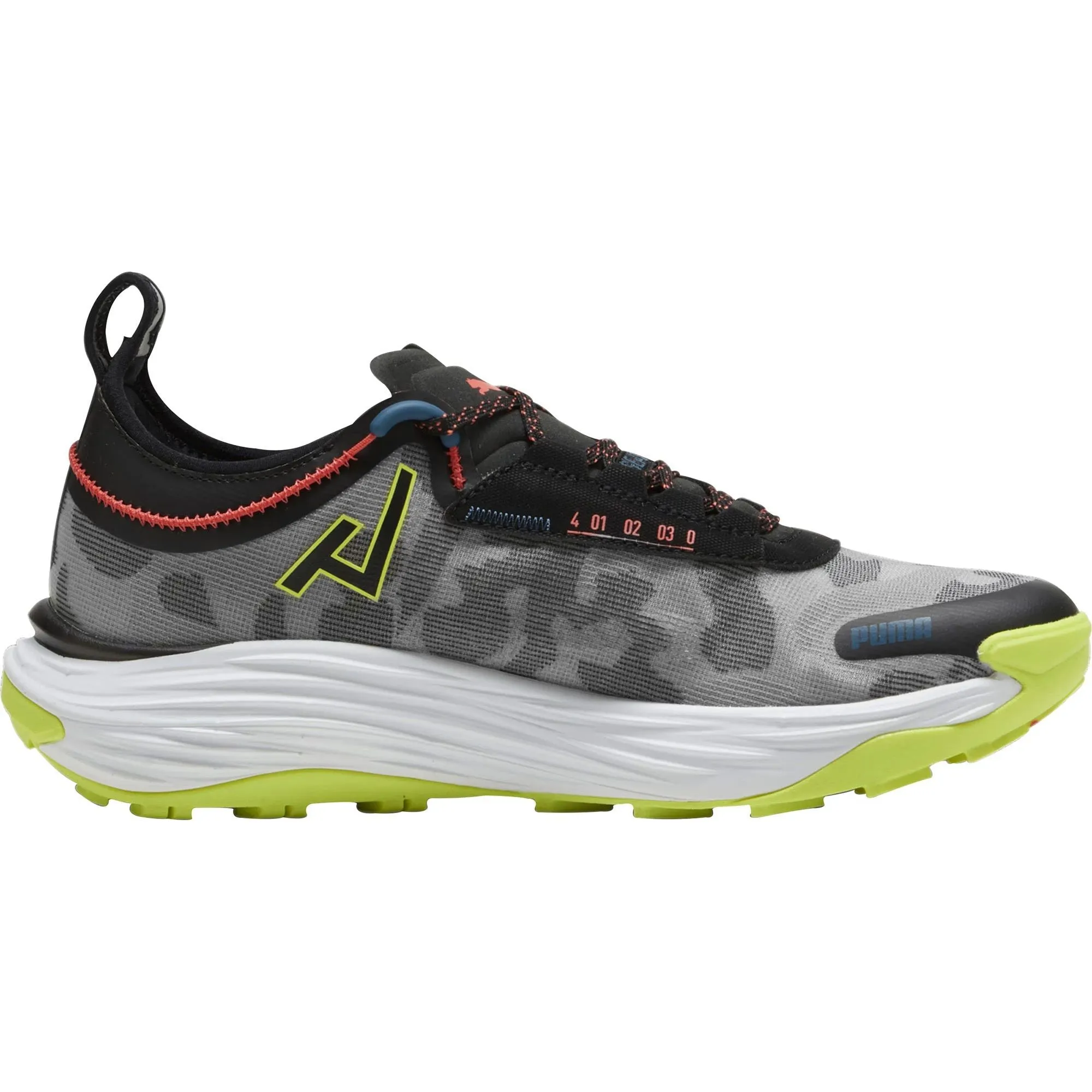 Heel notch enhances Achilles mobility and comfort Outdoor Running Puma Voyage Nitro 3 Mens Trail Running Shoes - Black