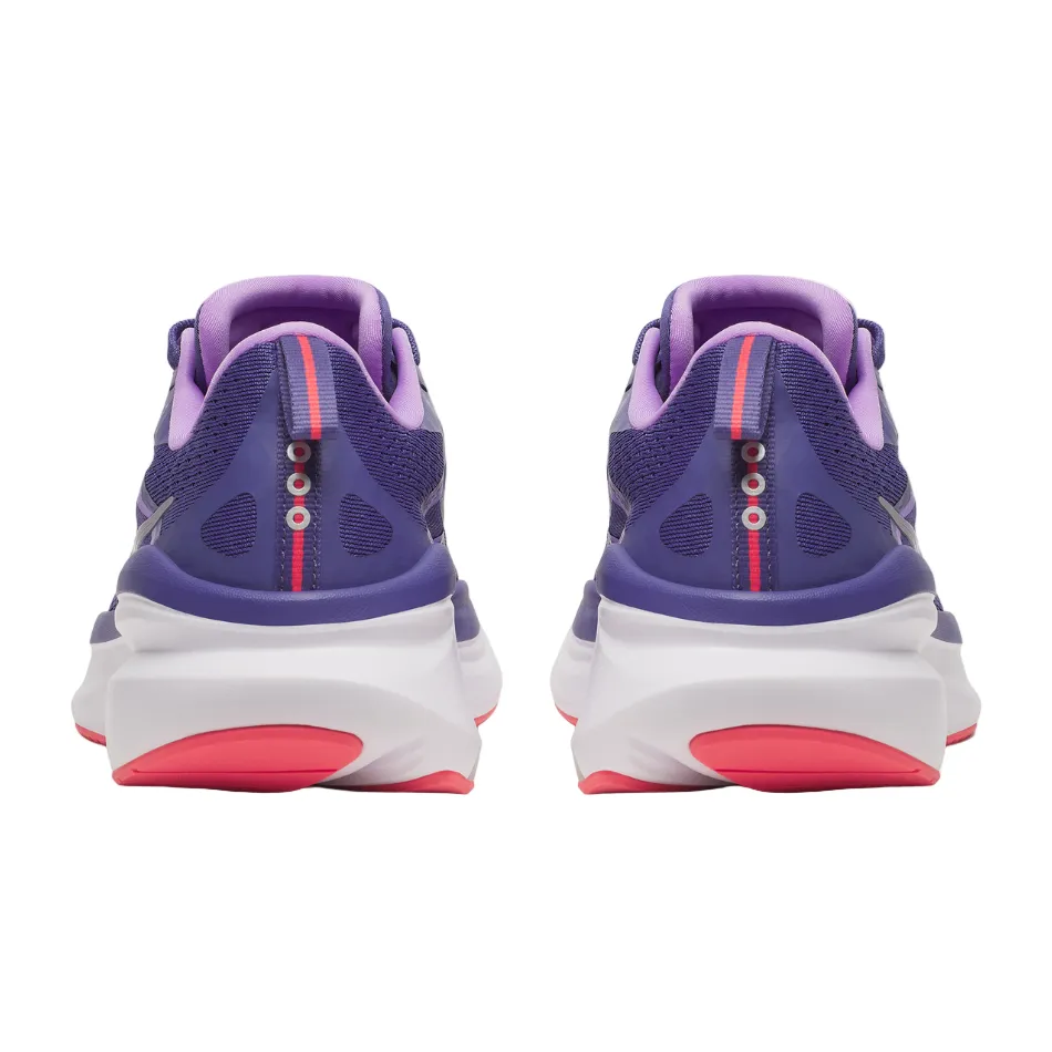 Lightweight Cushioning Saucony Women's Omni 22 Running Shoes in Marine/Crocus - Online Exclusive