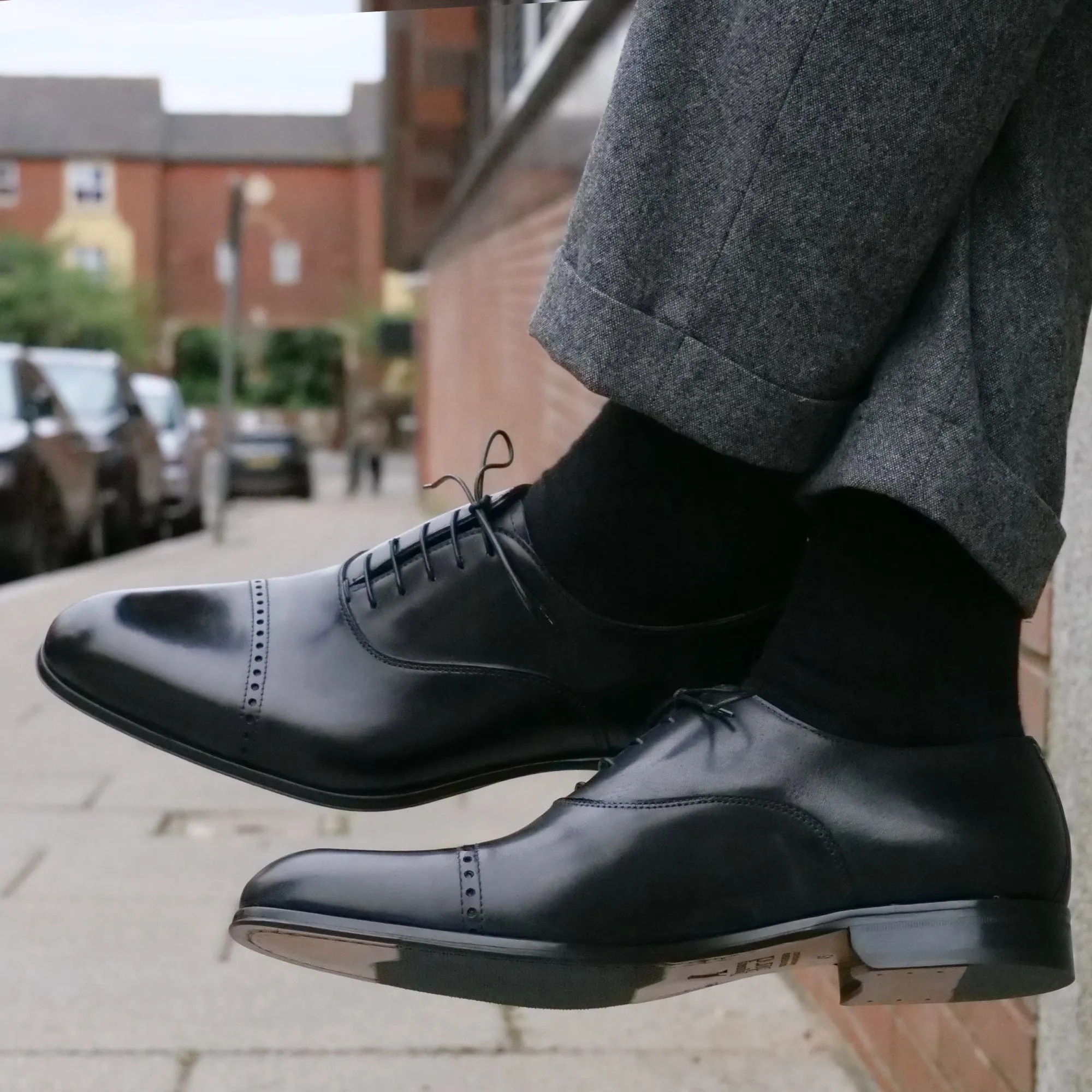 Stylish Design Modern Twist Harrow Cap Toe Oxford Black