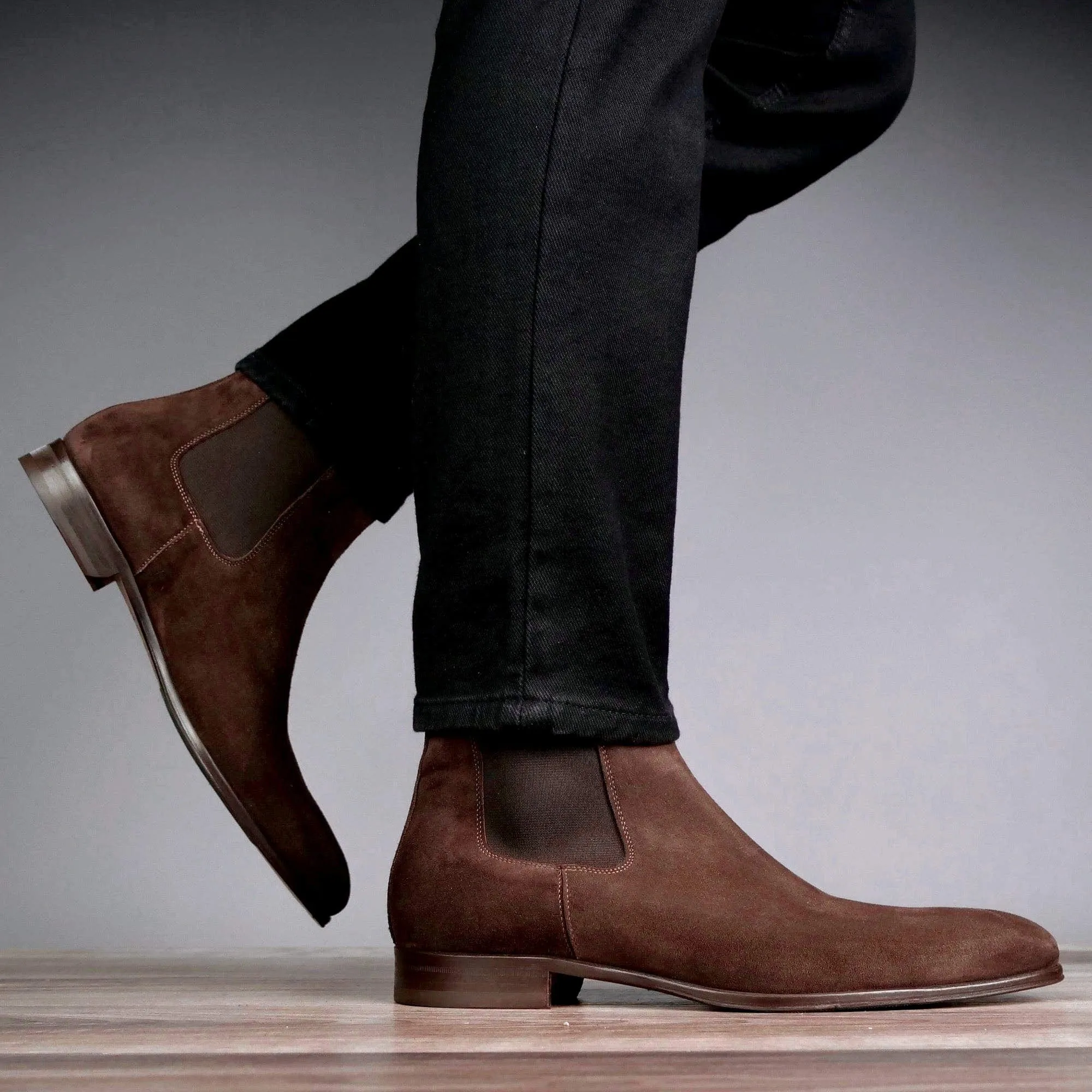 Versatile Leather Work-Ready Look Eastwood Chelsea Boot Dark Brown Suede