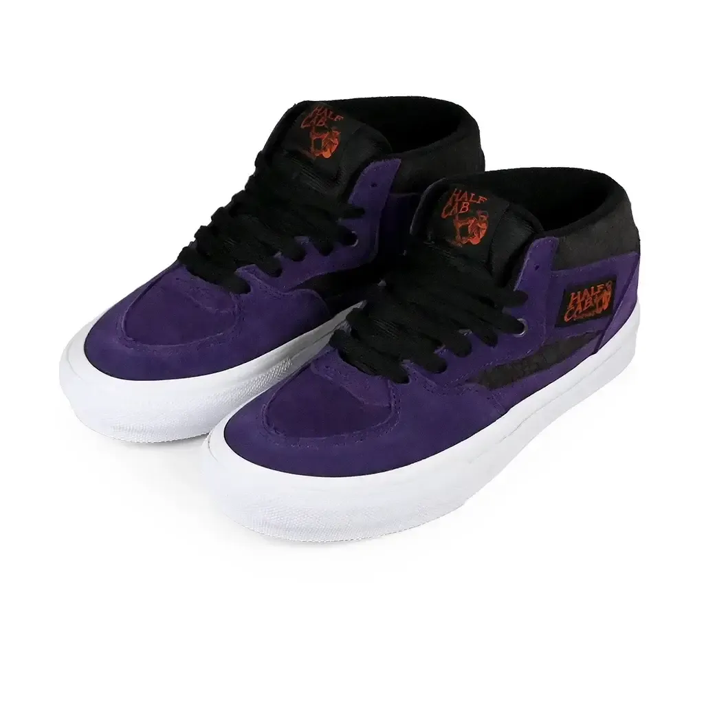 Vans Skate Half Cab Skateboarding Shoe Sleek Look