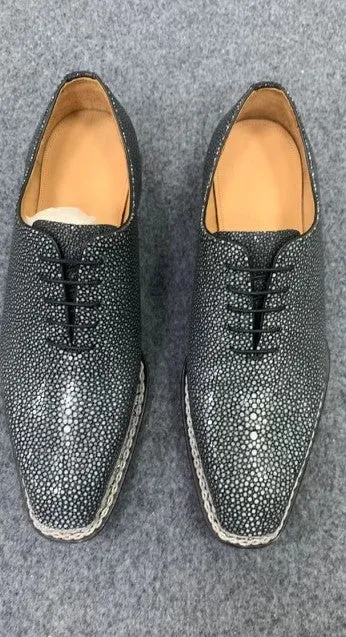 Style: King II-Grey Long Walk