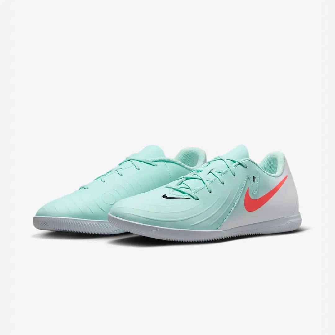 Responsive cushioning Phantom GX 2 Club IC Low-Top Soccer Shoes