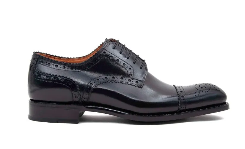 Scandi Clean Style: Gaelic-Black