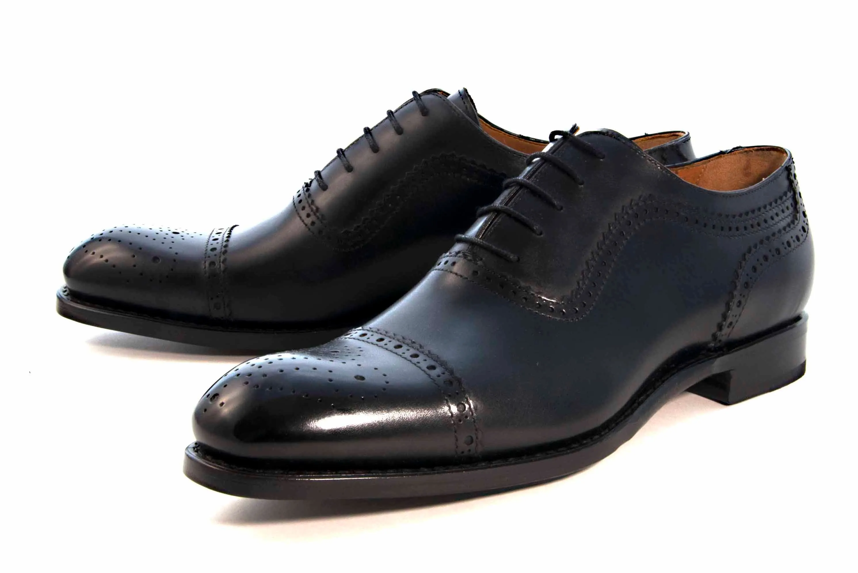 Style: Gaelic-Black Form Ease