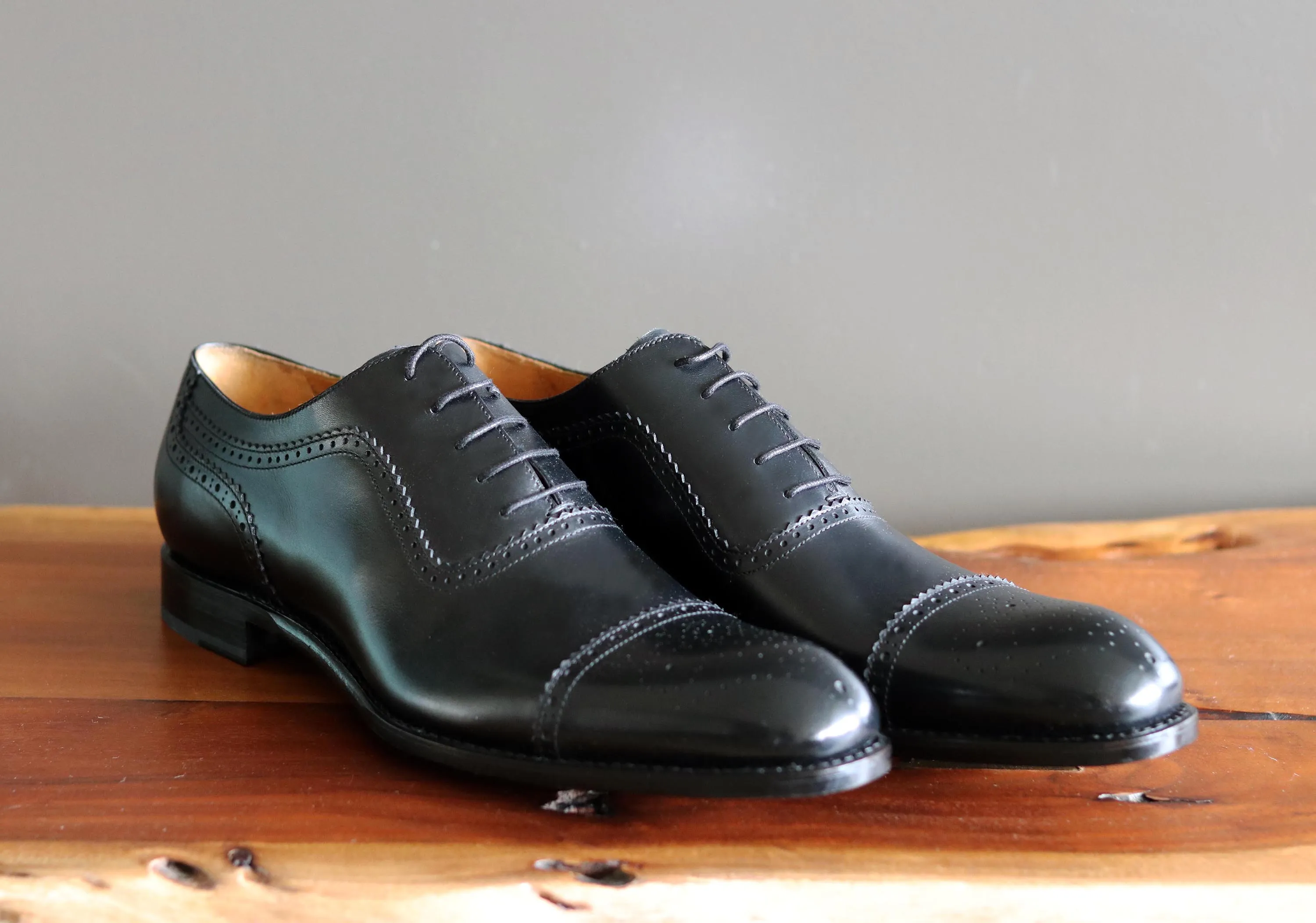 Style: Gaelic-Black Race day group walk
