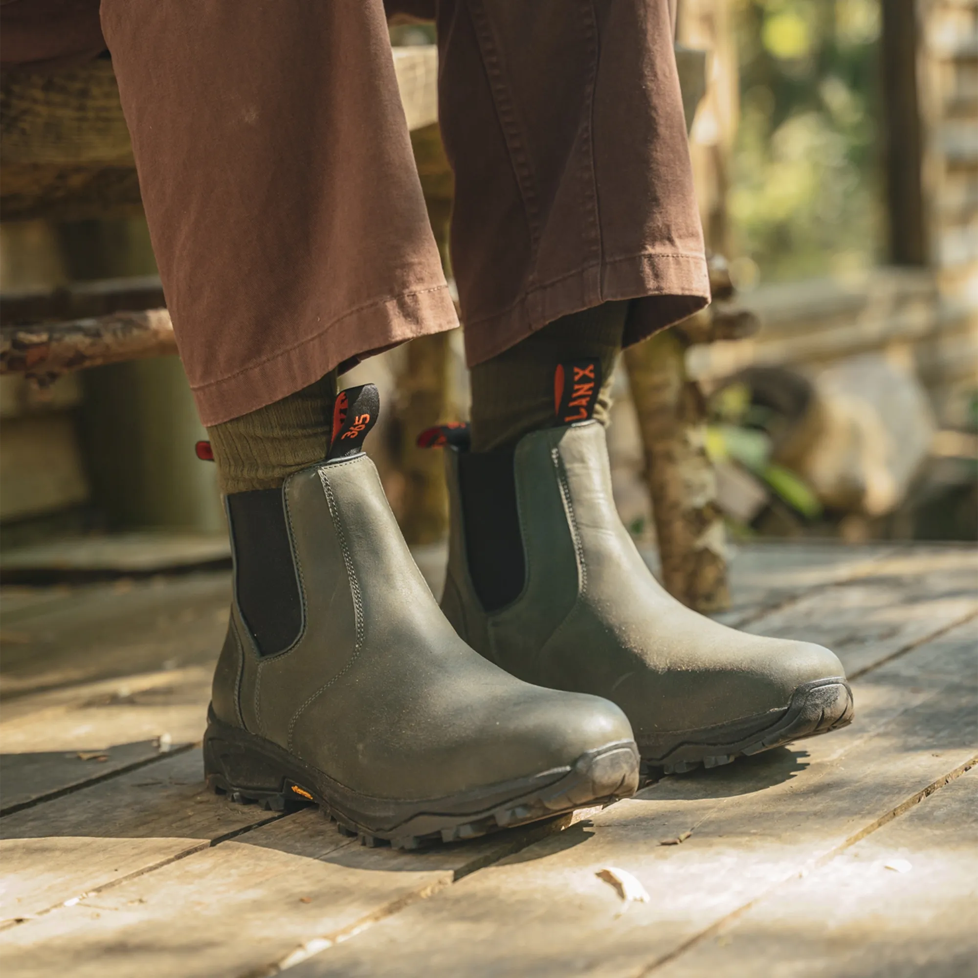 RIBCHESTER // ANTHRACITE Polished Modern Finish Breathable Smart Fit