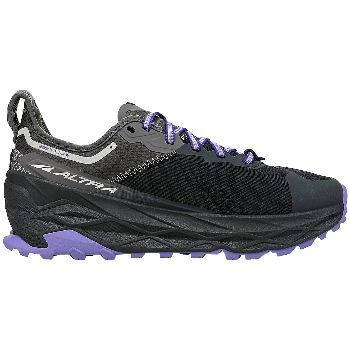 Women's Olympus 5 running shoes for senior men running in a modern bridge area shoes