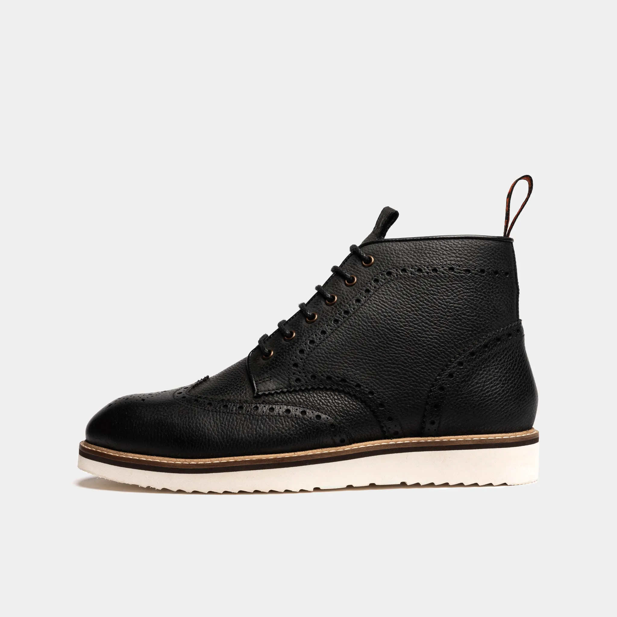 NEWTON // BLACK Elegant Touch