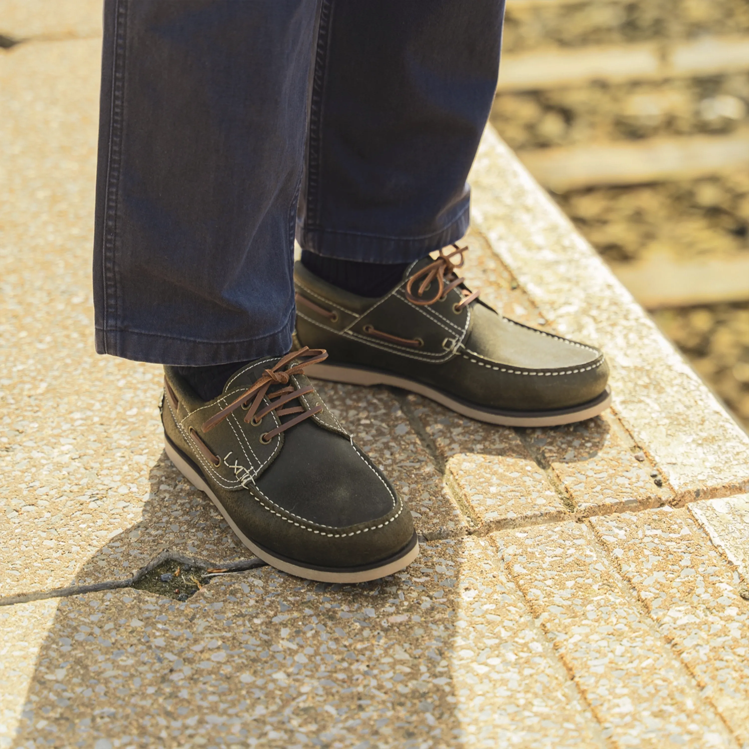 EARBY // KHAKI Effortless Walk Sleek Walk