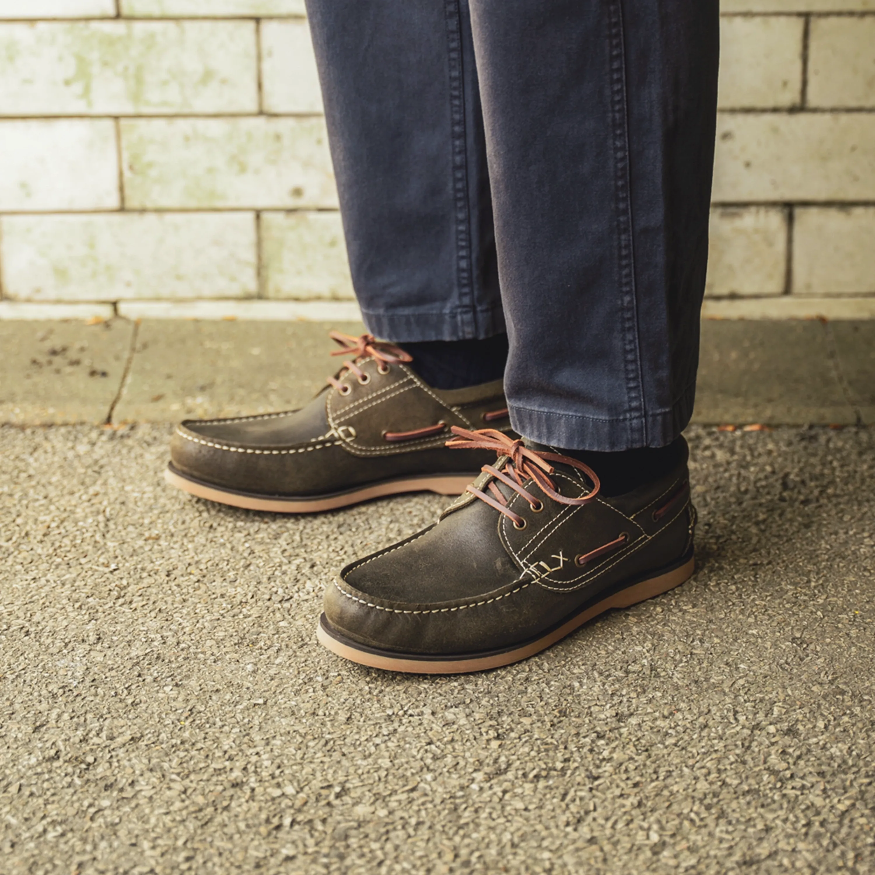 EARBY // KHAKI Stylish Leather Step