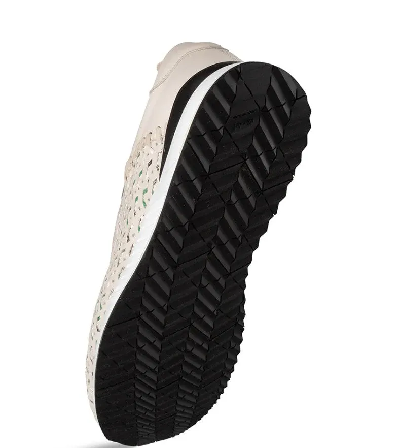 Style: Plata Sneaker Surf Step