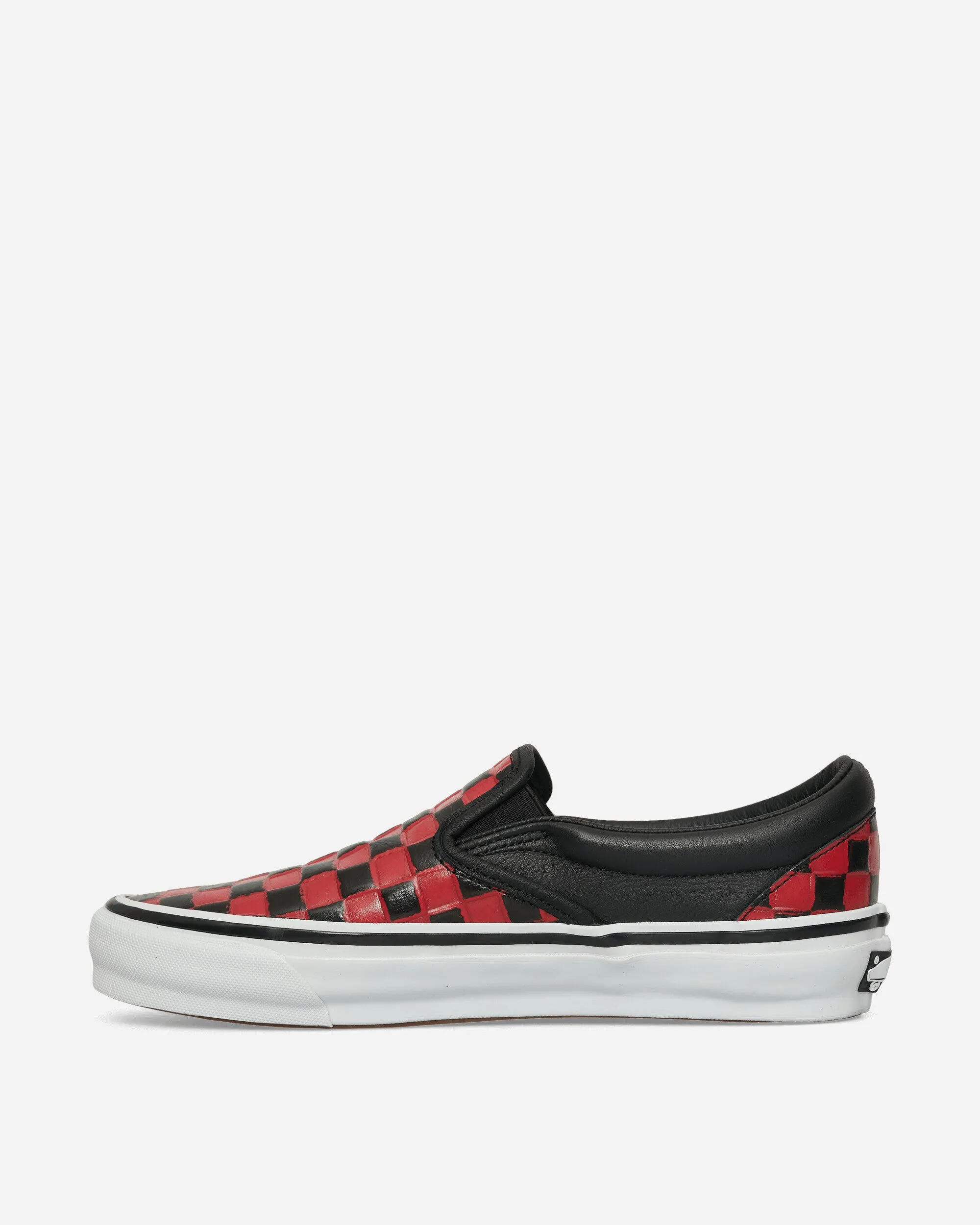 Classic Slip-On 98 Leather Check Vibram Sneakers Black / Racing Red Sole Flexible Slip On Slip Comfort Walk