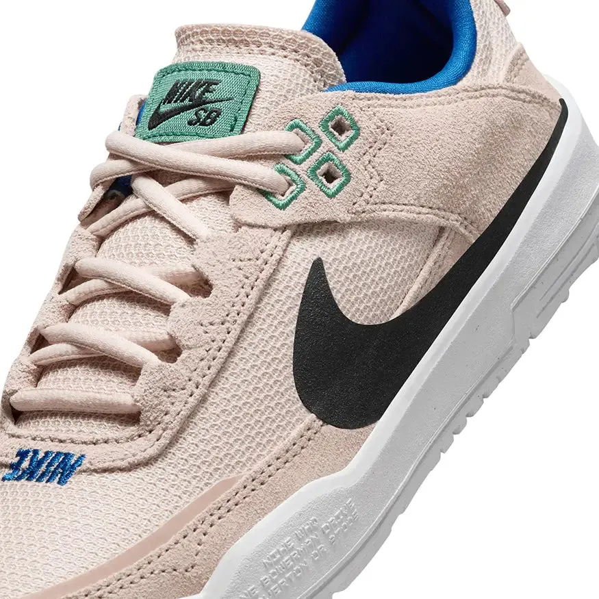Speed Step Urban Chic Nike SB Day One GS Shoes