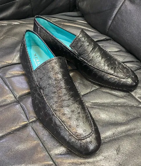 Style: Menor-Black Cushioned