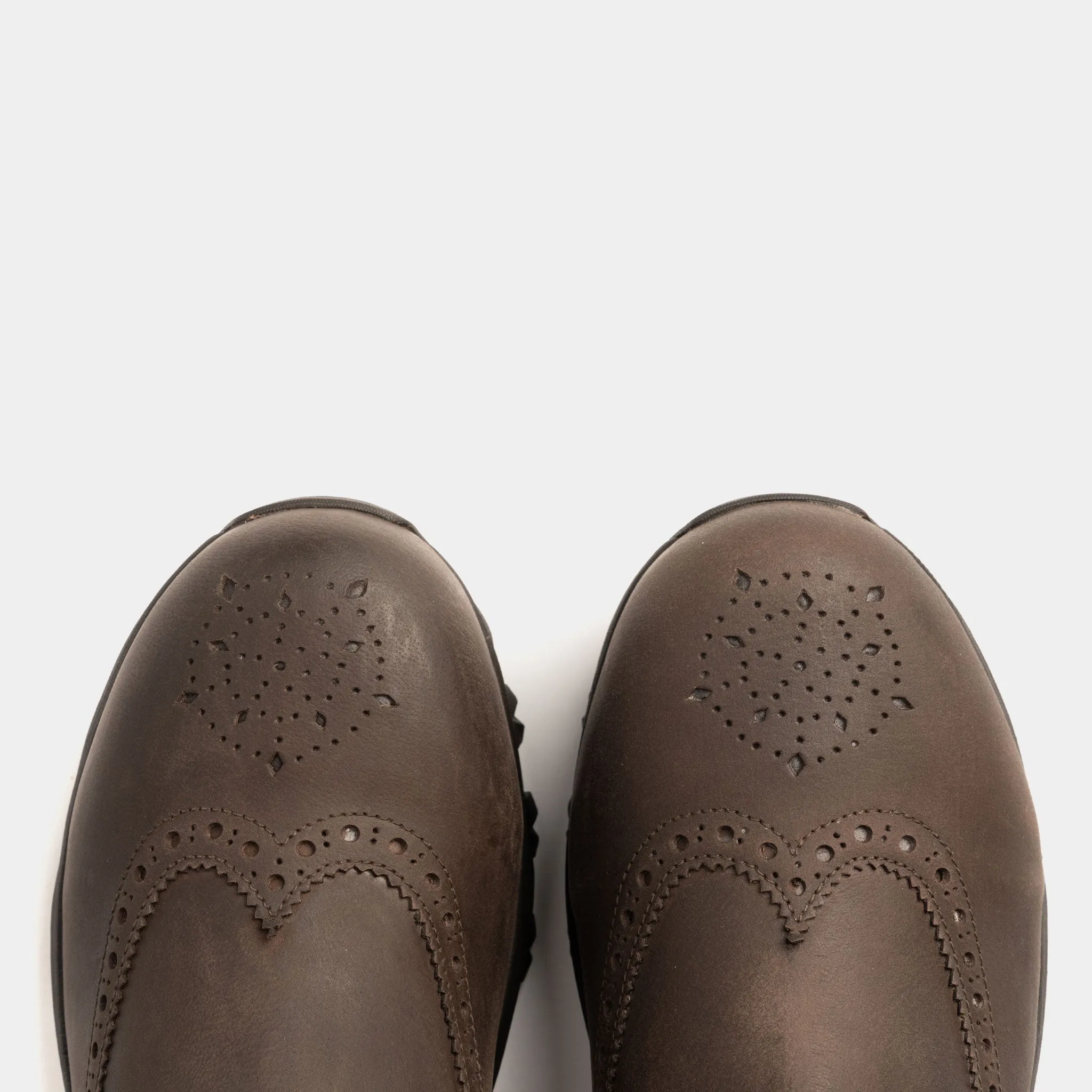 Go Anywhere Boots Sightseeing Look MALHAM // BROWN DISTRESSED