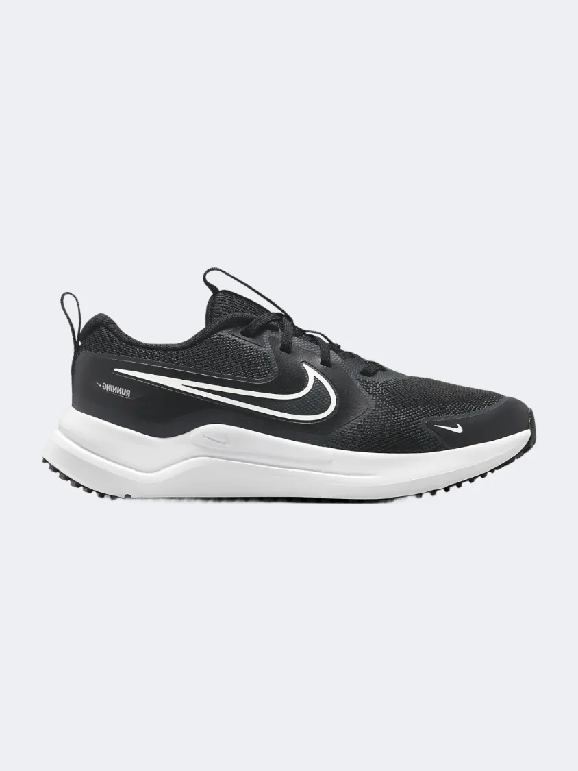 Grip Strong Nike Cosmic Gs Boys Running Shoes  Black/White