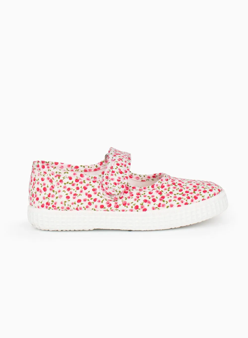 Multi Terrain Hampton Canvas Martha Shoes in Red Cherry