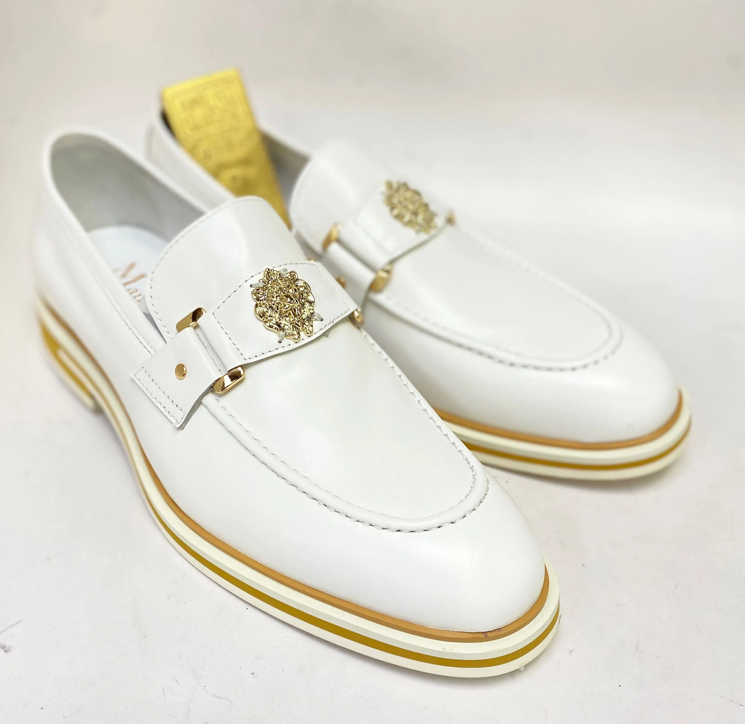 Style: 519-06-White Winter Base Classic Chic