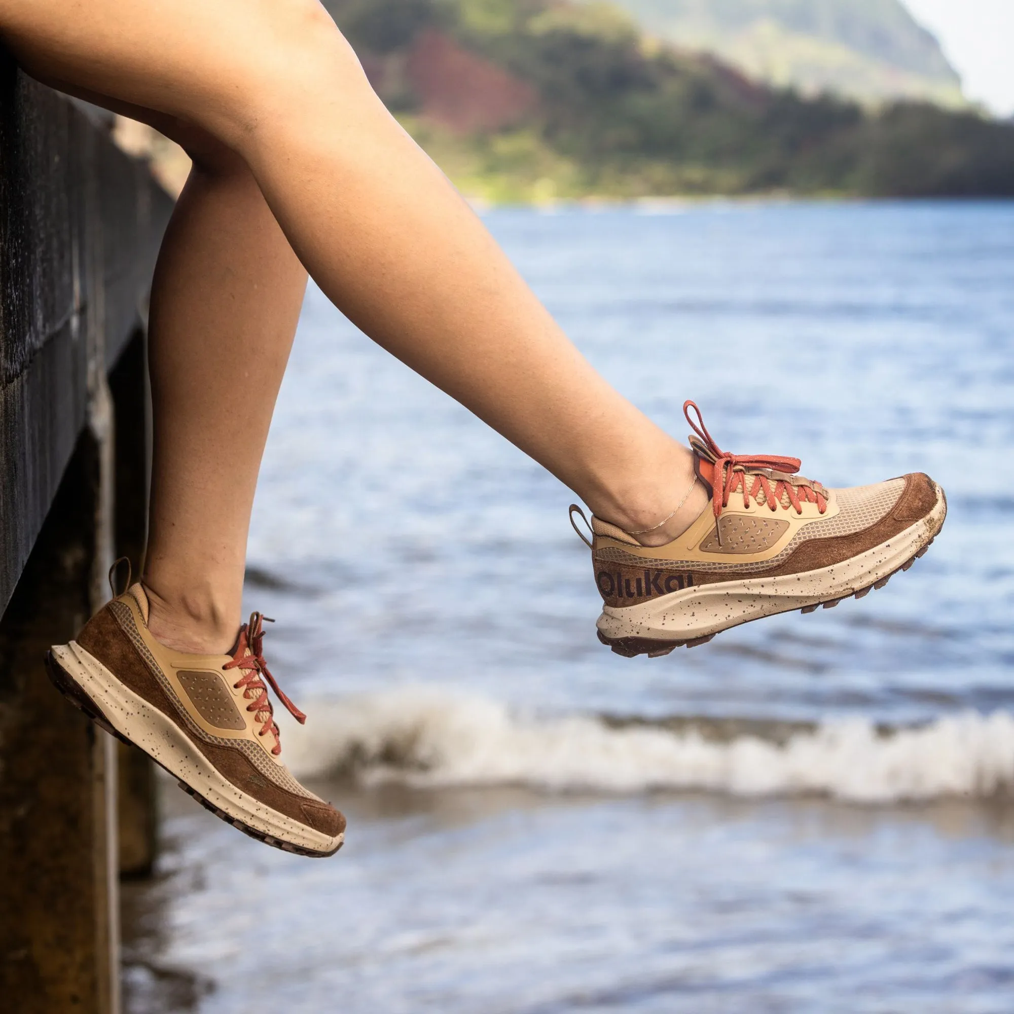Makiki  -  Sandshell / Carob Comfort Focused Travel Fit