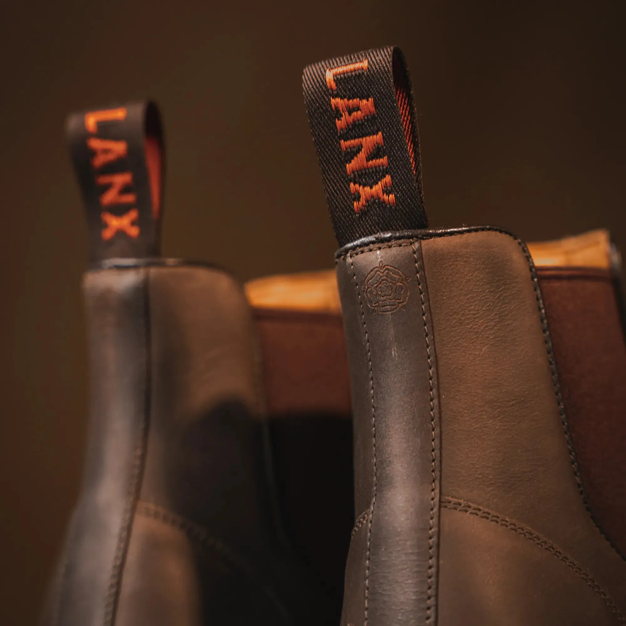 HOGHTON // BROWN DISTRESSED Travel Essential