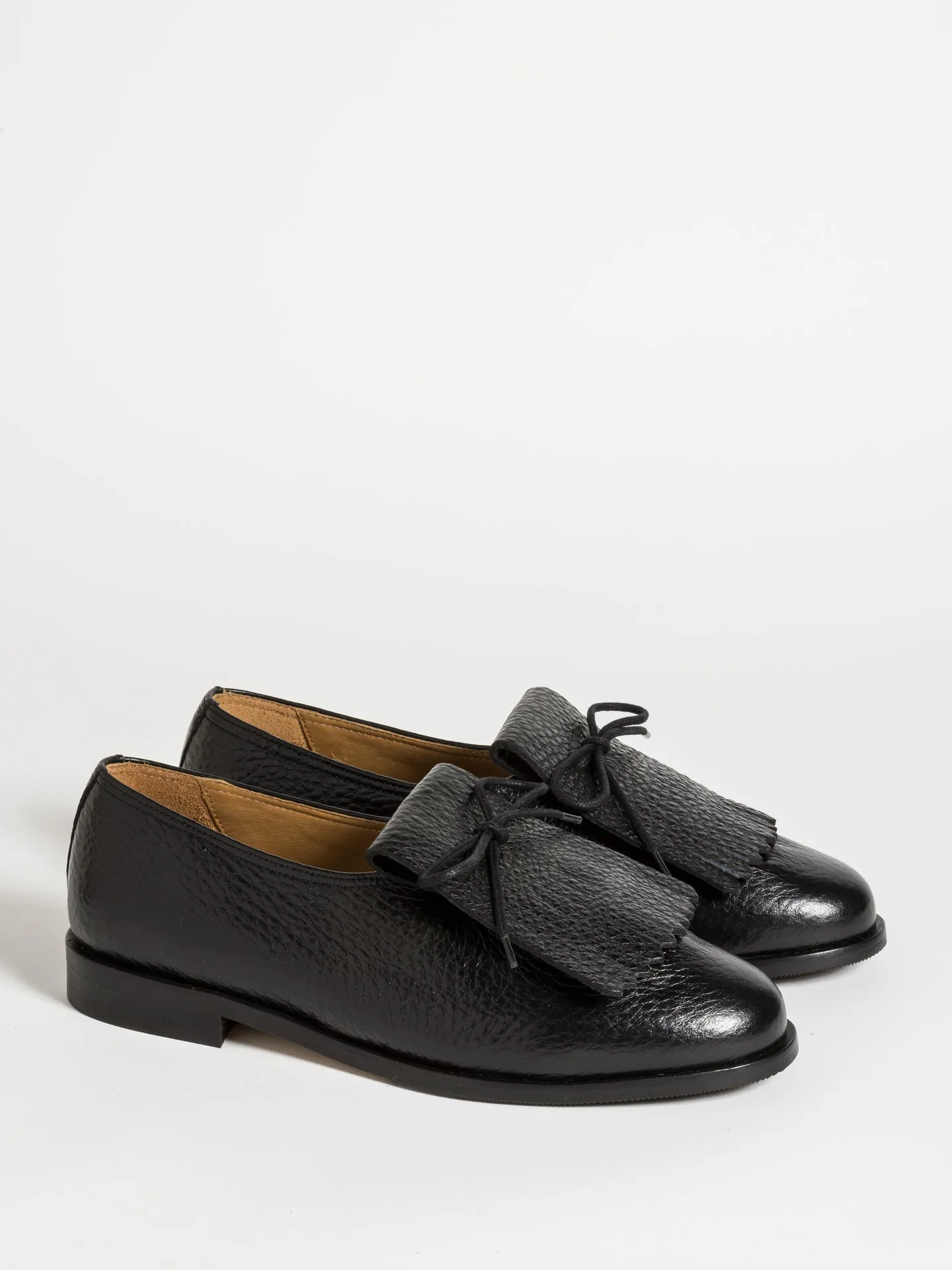 Understated Form Flexible Step Feel MATT NEW BLACK