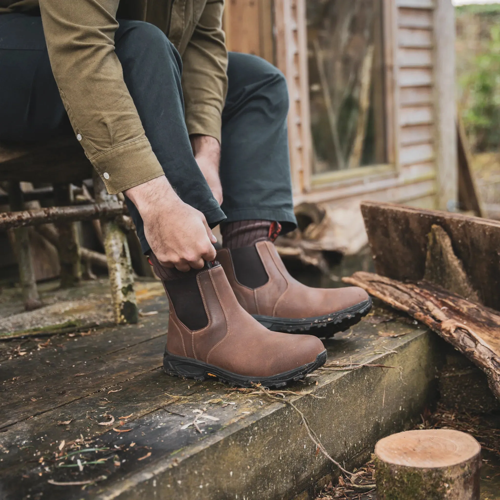 RIBCHESTER // ACACIA DISTRESSED Sharp Timeless Edge Durable Work Fit