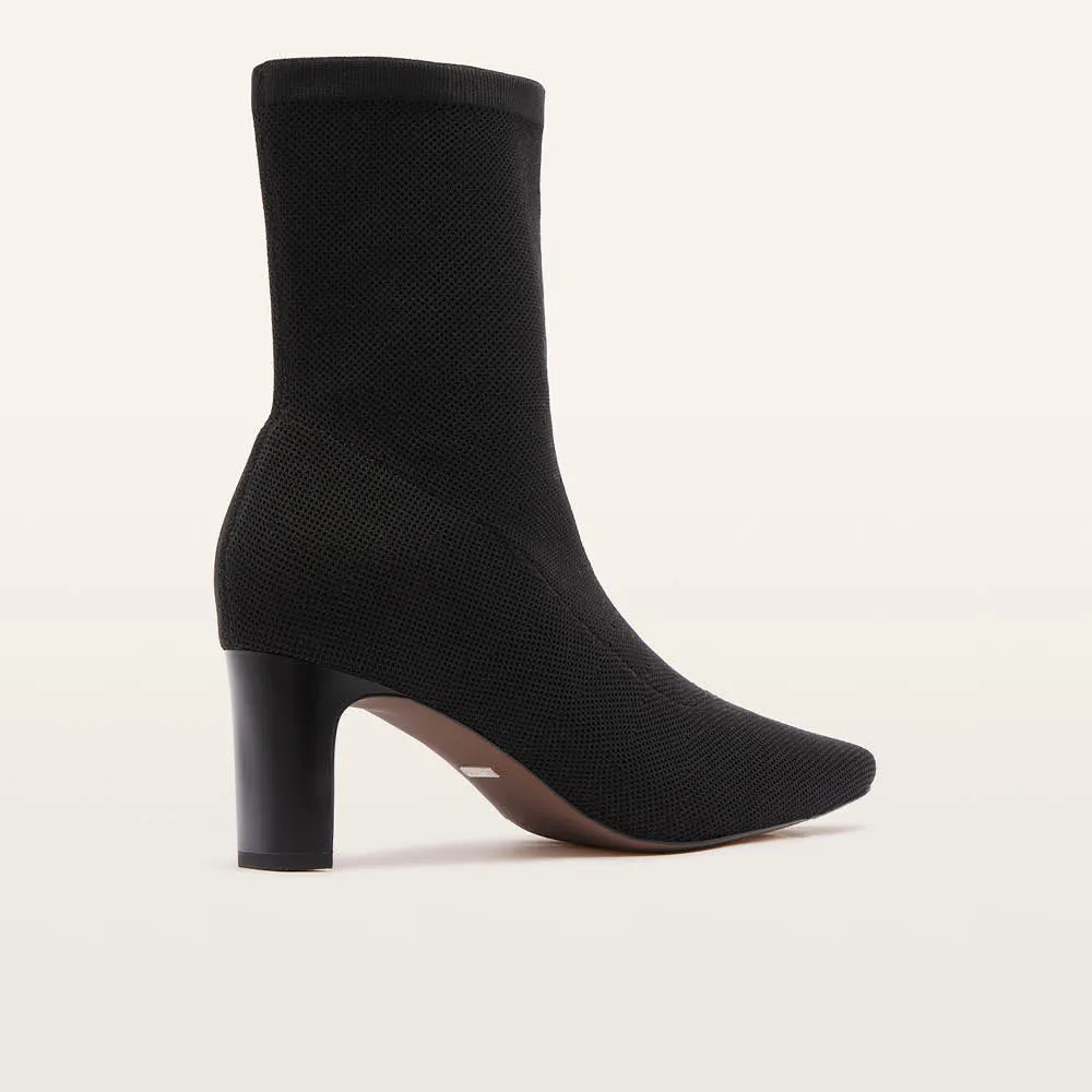 Everyday Durable Material Melrose Black Knit