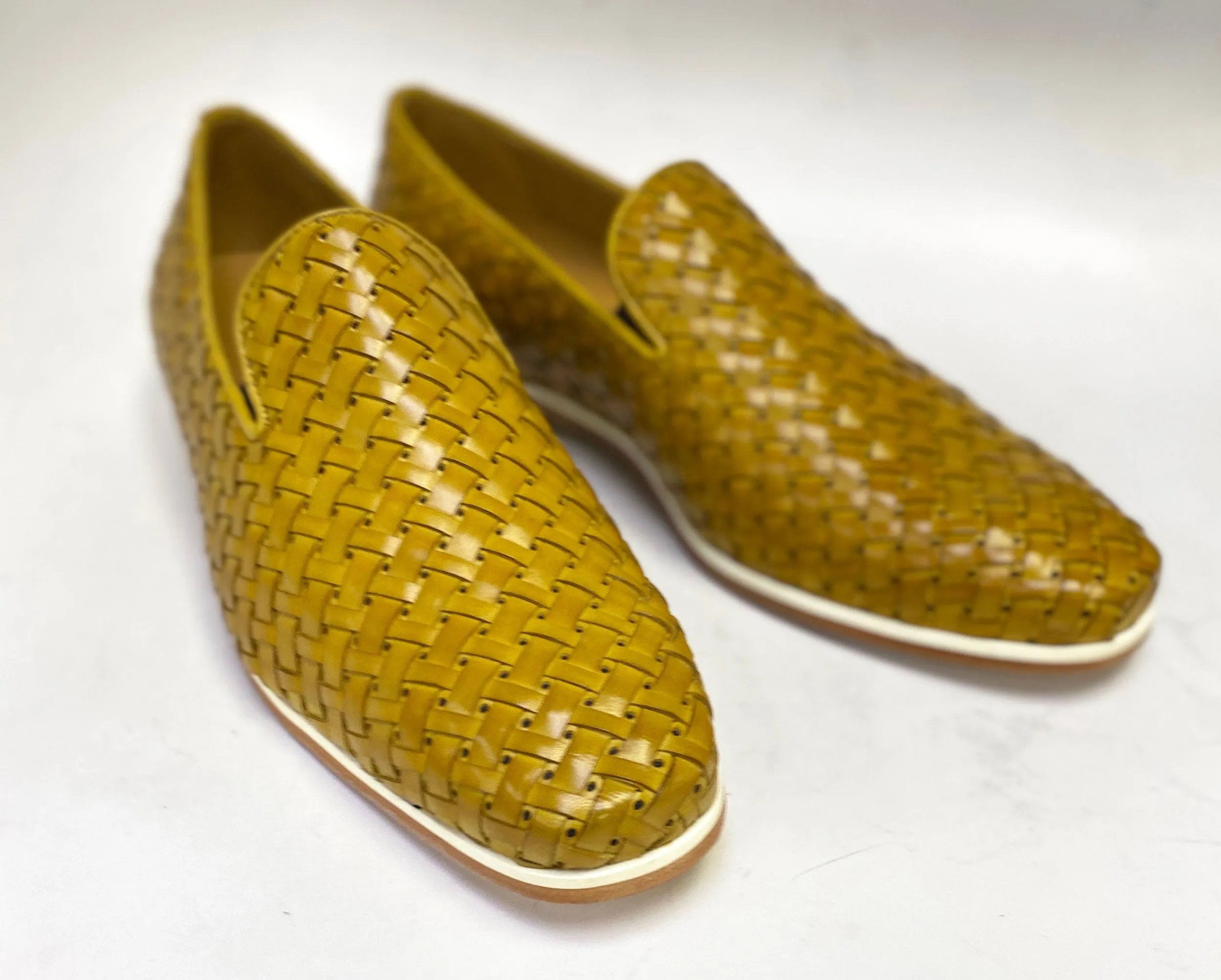 Style: R21558-Camel Modern