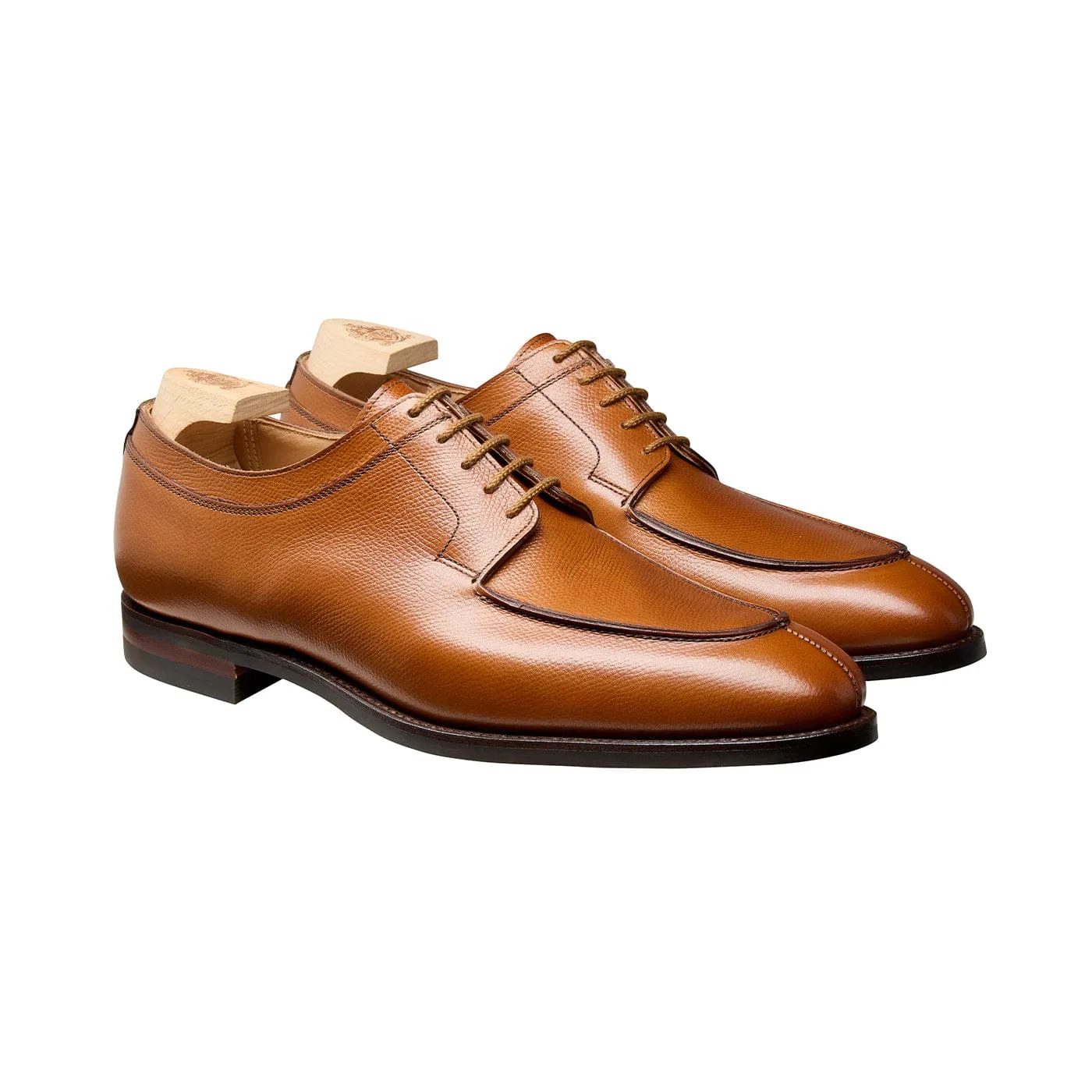 Step Style Stain Resistant Hardwick Tan Golf Grain