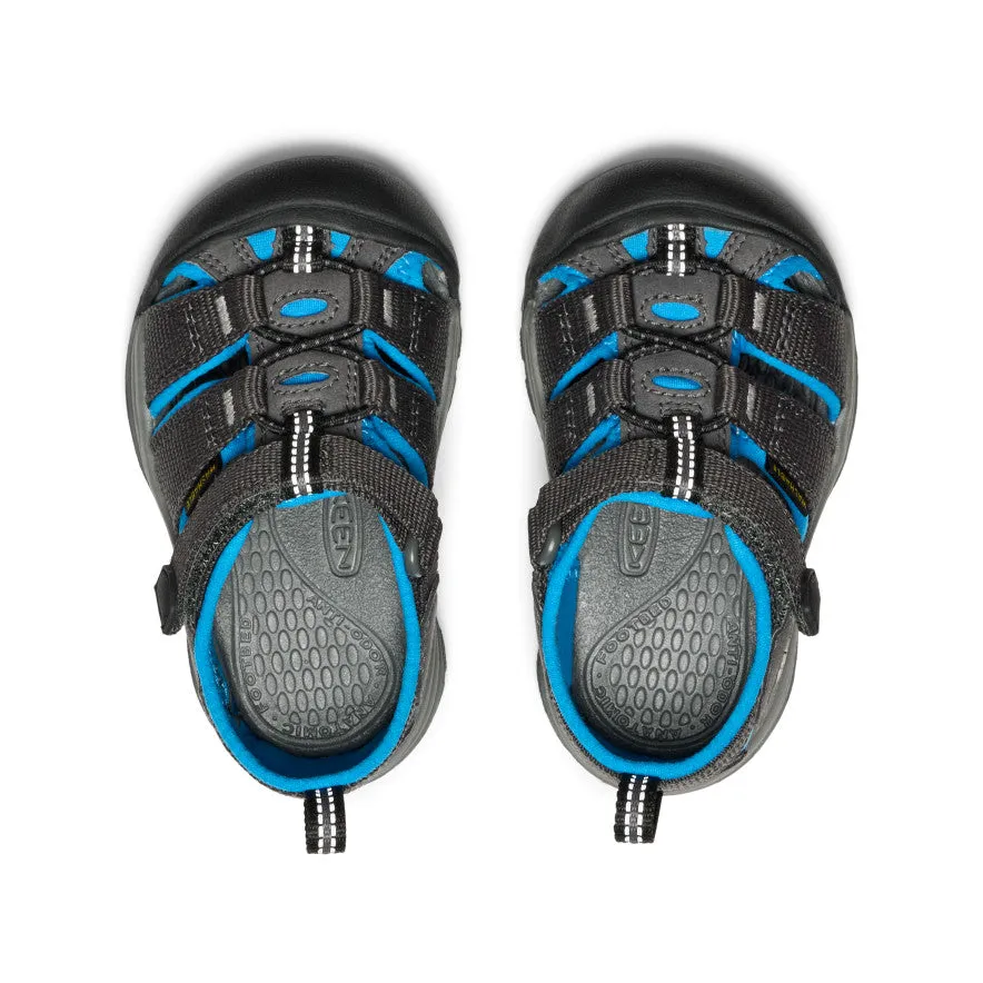 Outsole traction pattern supports agile footwork Toddlers' Newport H2  |  Magnet/Brilliant Blue