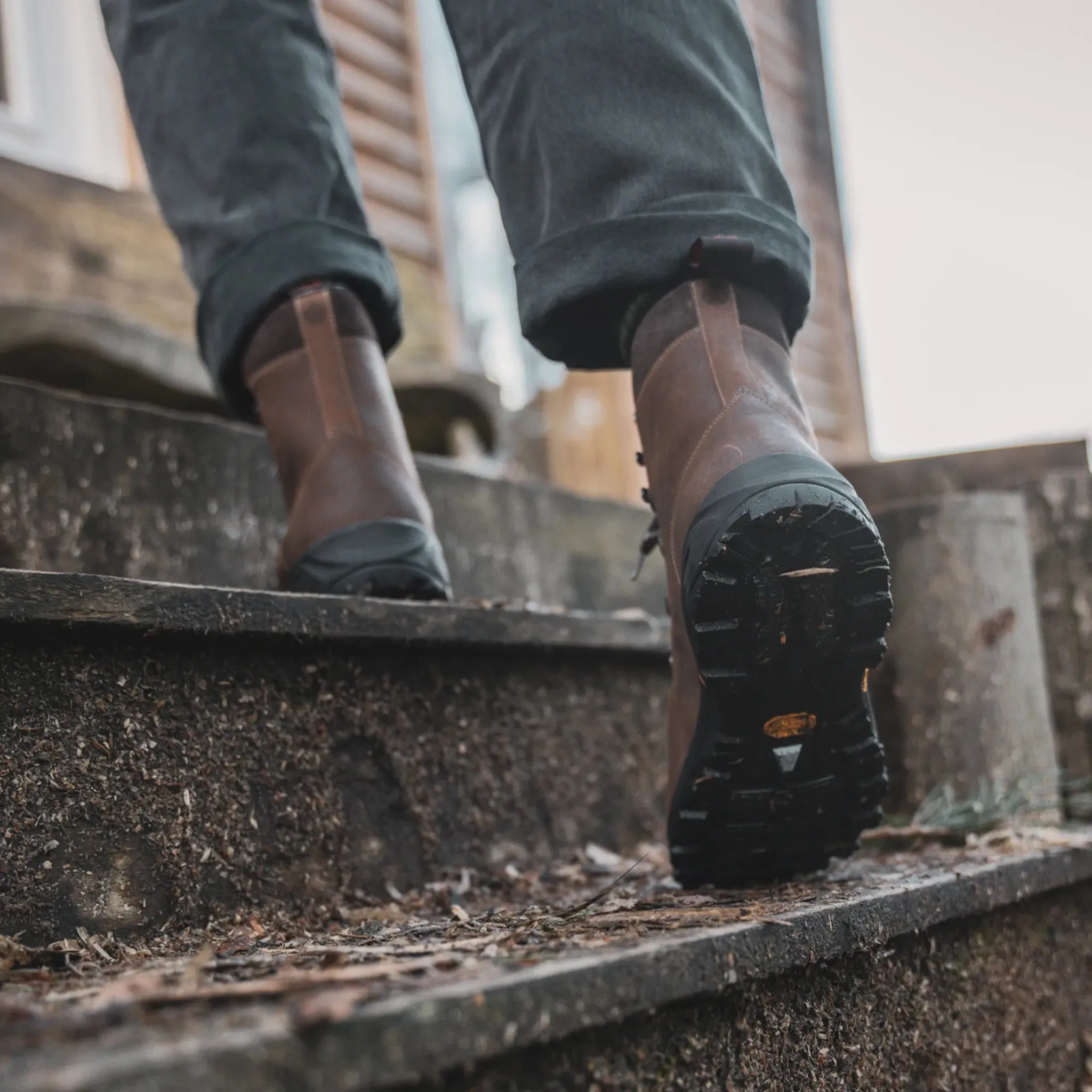 TWISTON // ACACIA DISTRESSED Active Step