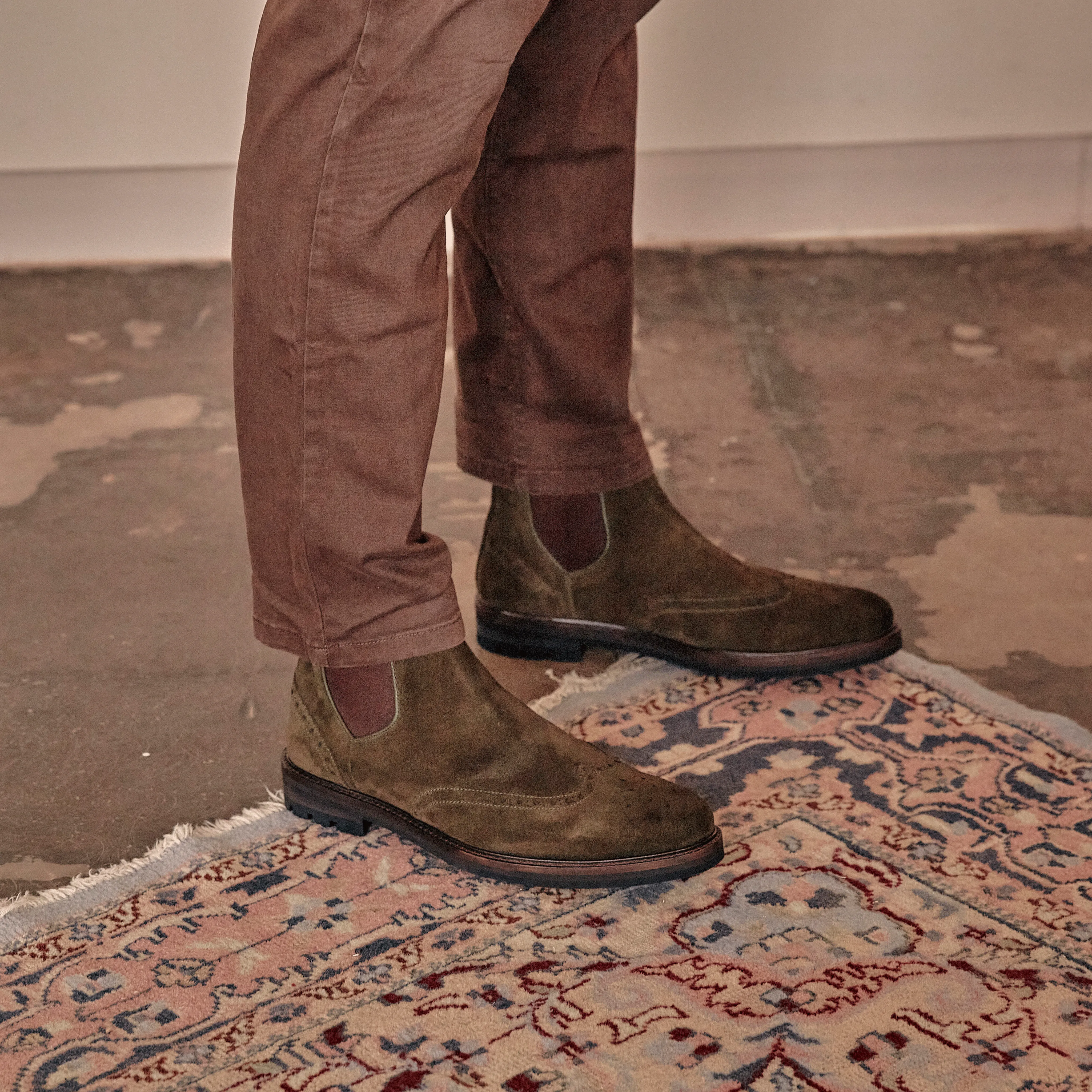 MITTON // KHAKI SUEDE Chic casual