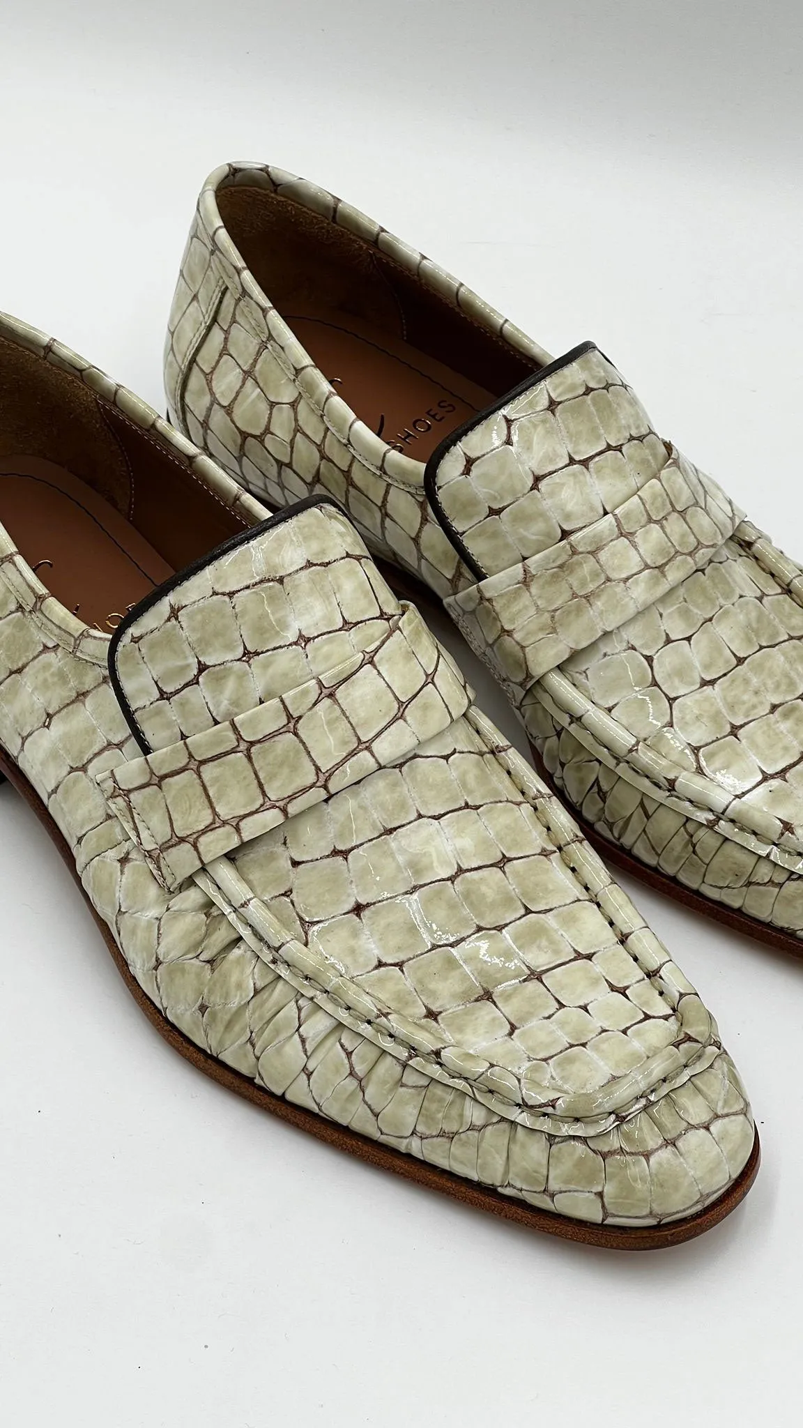Style: 24144-Beige Walking