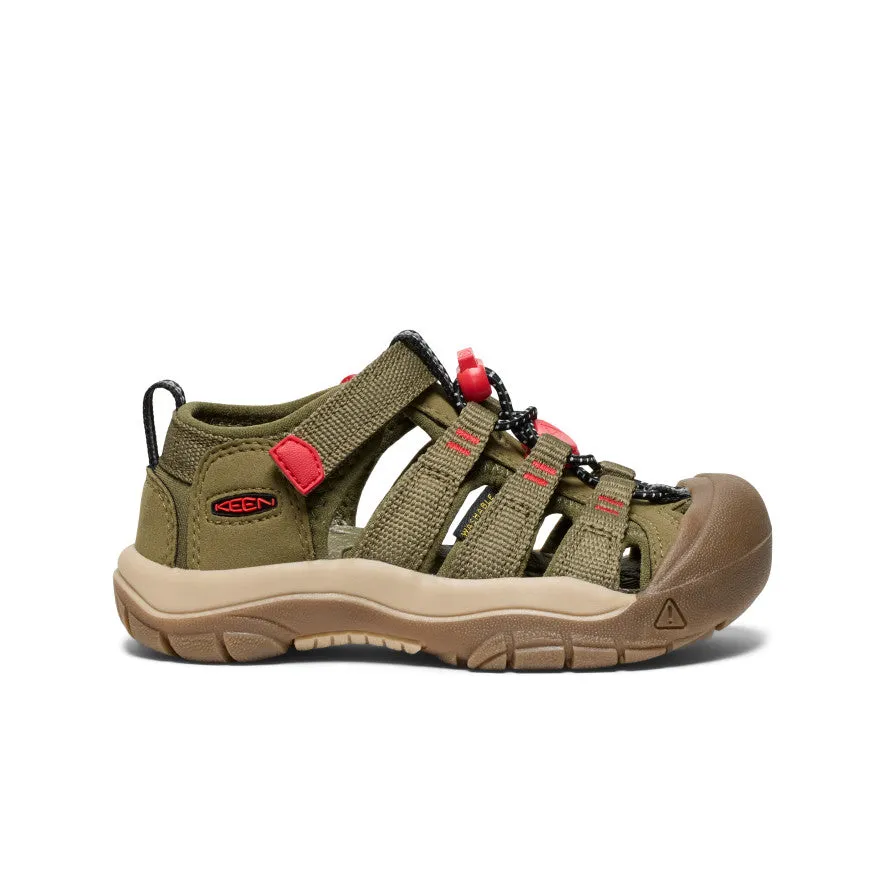 Little Kids' Newport H2  |  Martini Olive/Aura Orange Pull Tab Motion control supports explosive lateral pushes