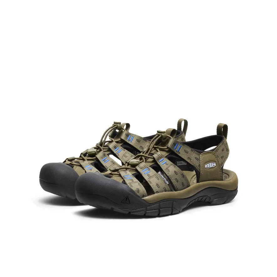 Men's Newport Retro Sandal x ??tudes Studio  |  Etudes Olive Marathon Training Pull Tab