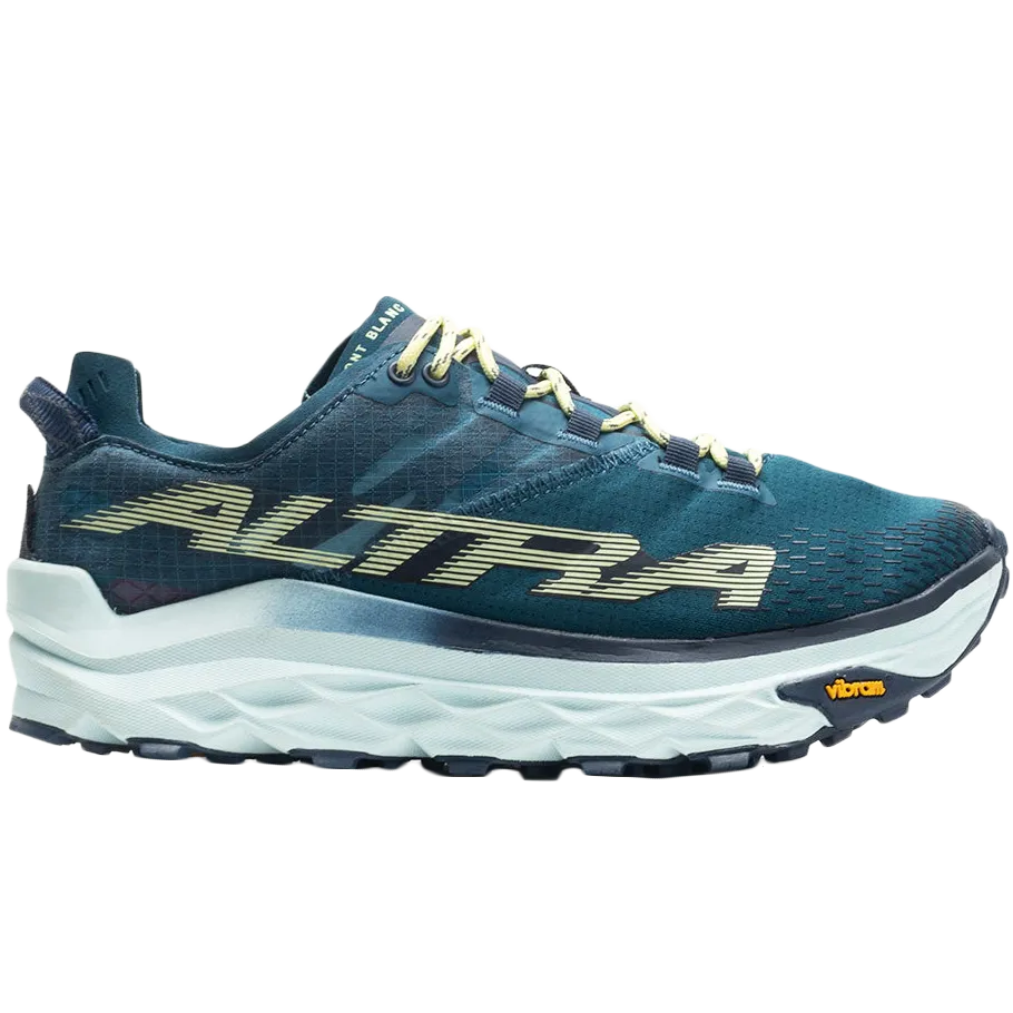 Women's Mont Blanc running during a foggy day foldable shoes