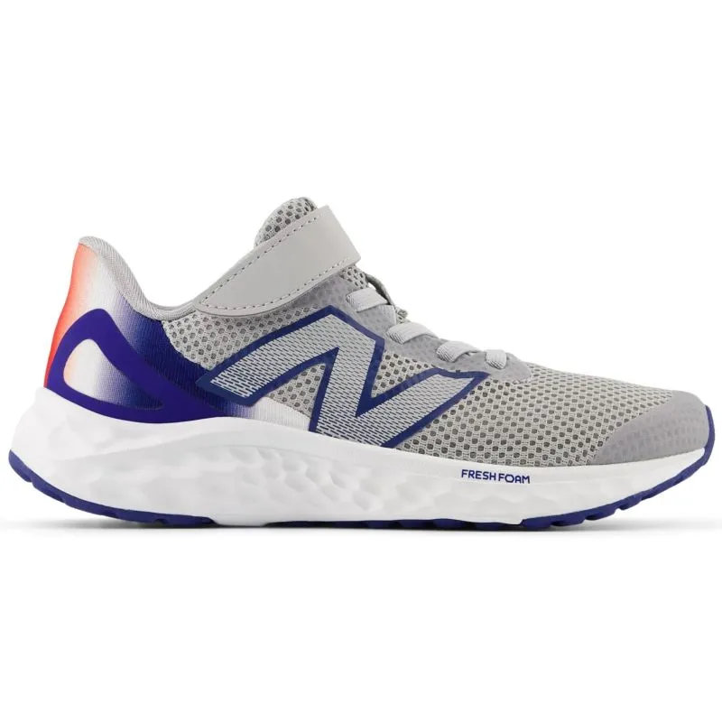 running with a GPS tracker running shoes with air cushion New Balance Fresh Foam Arishi v4 PS Kids Running Shoes