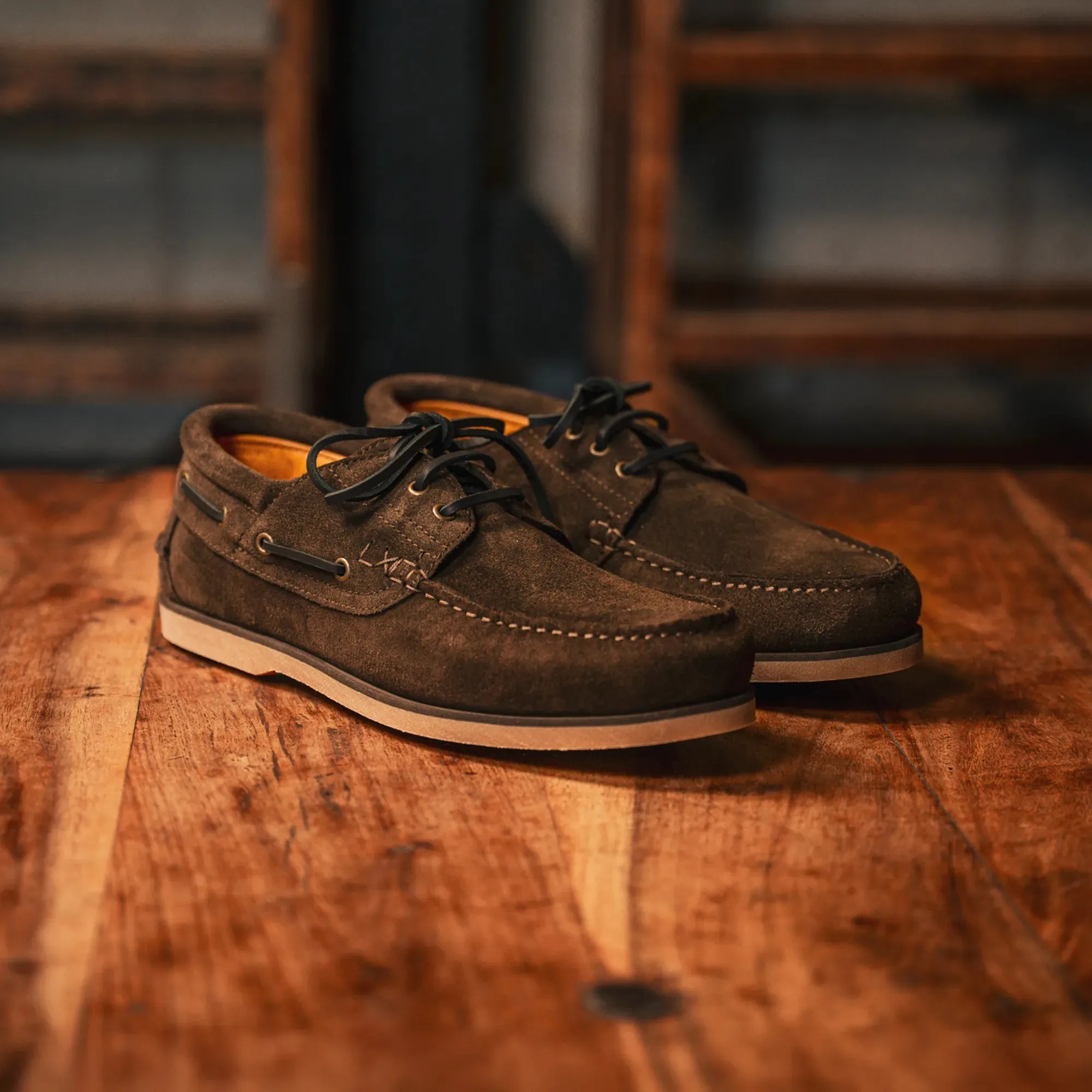 EARBY // BROWN SUEDE Classic Business
