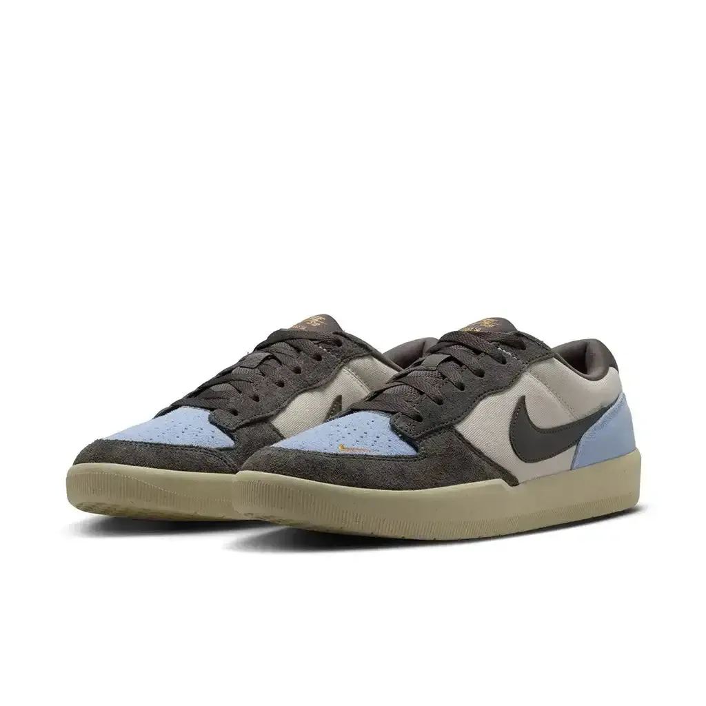 gentle touch Nike SB Force 58