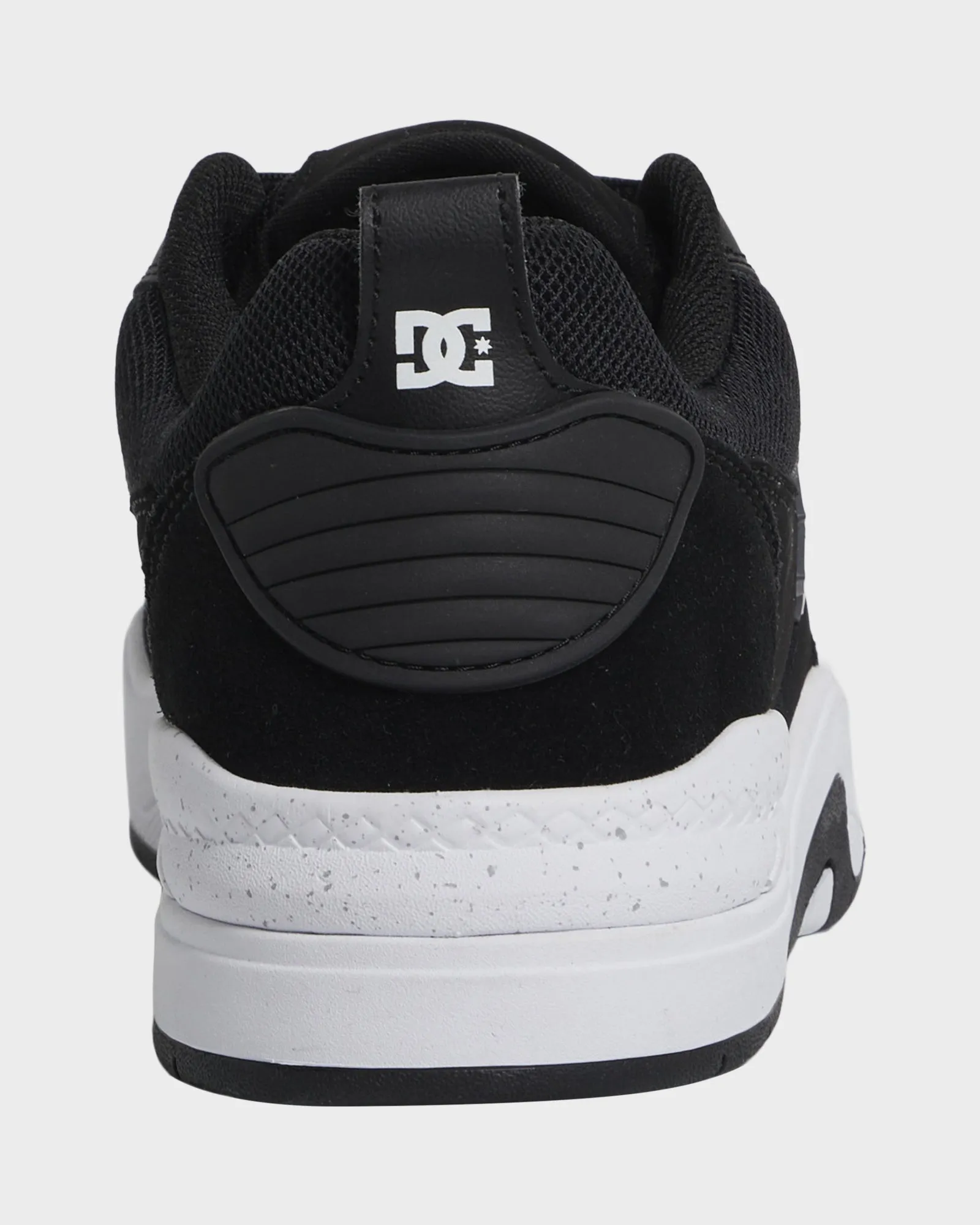 Bold Grip Contemporary Style Mens DC Ascend Sneakers