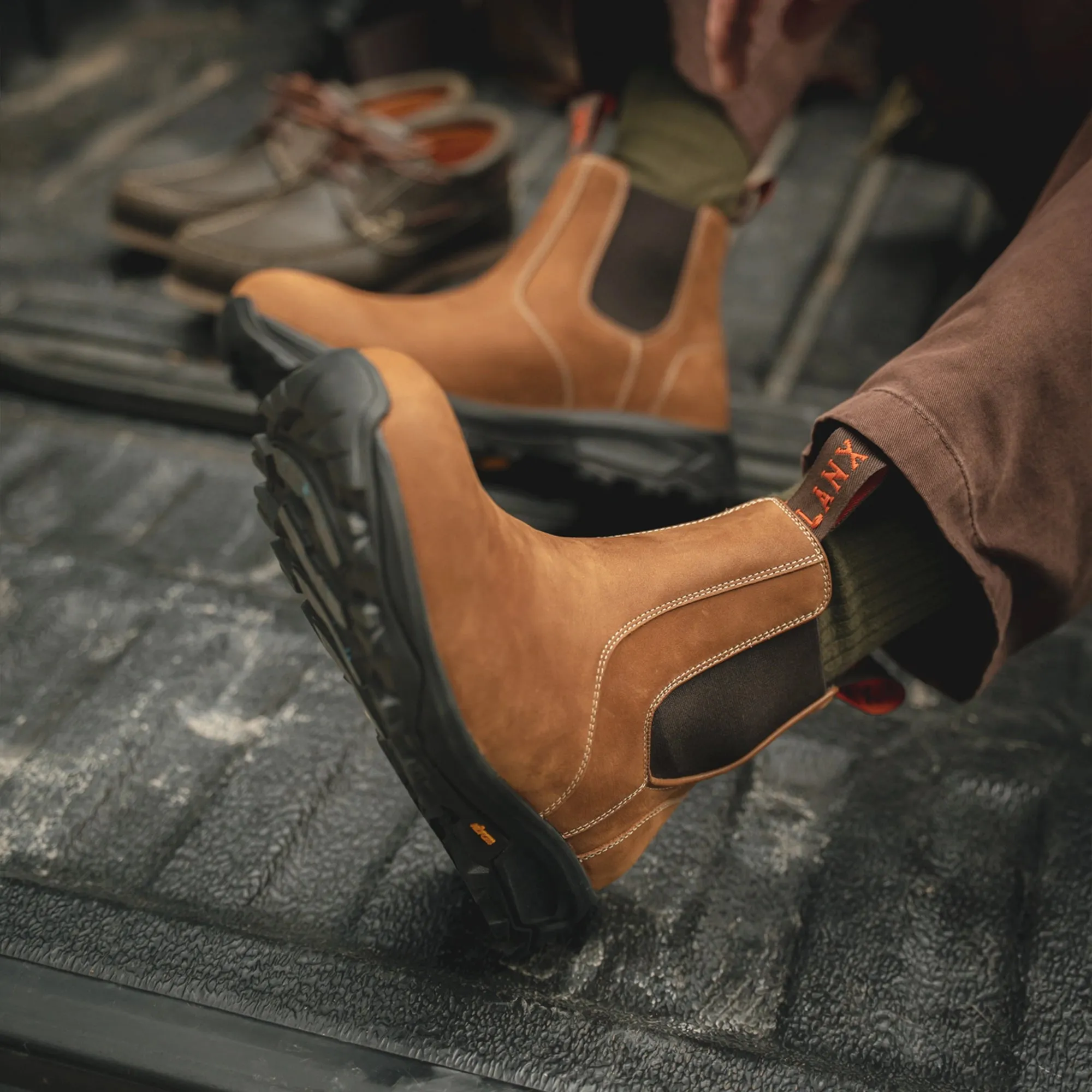 RIBCHESTER // HONEY Work boots Chic And Comfy