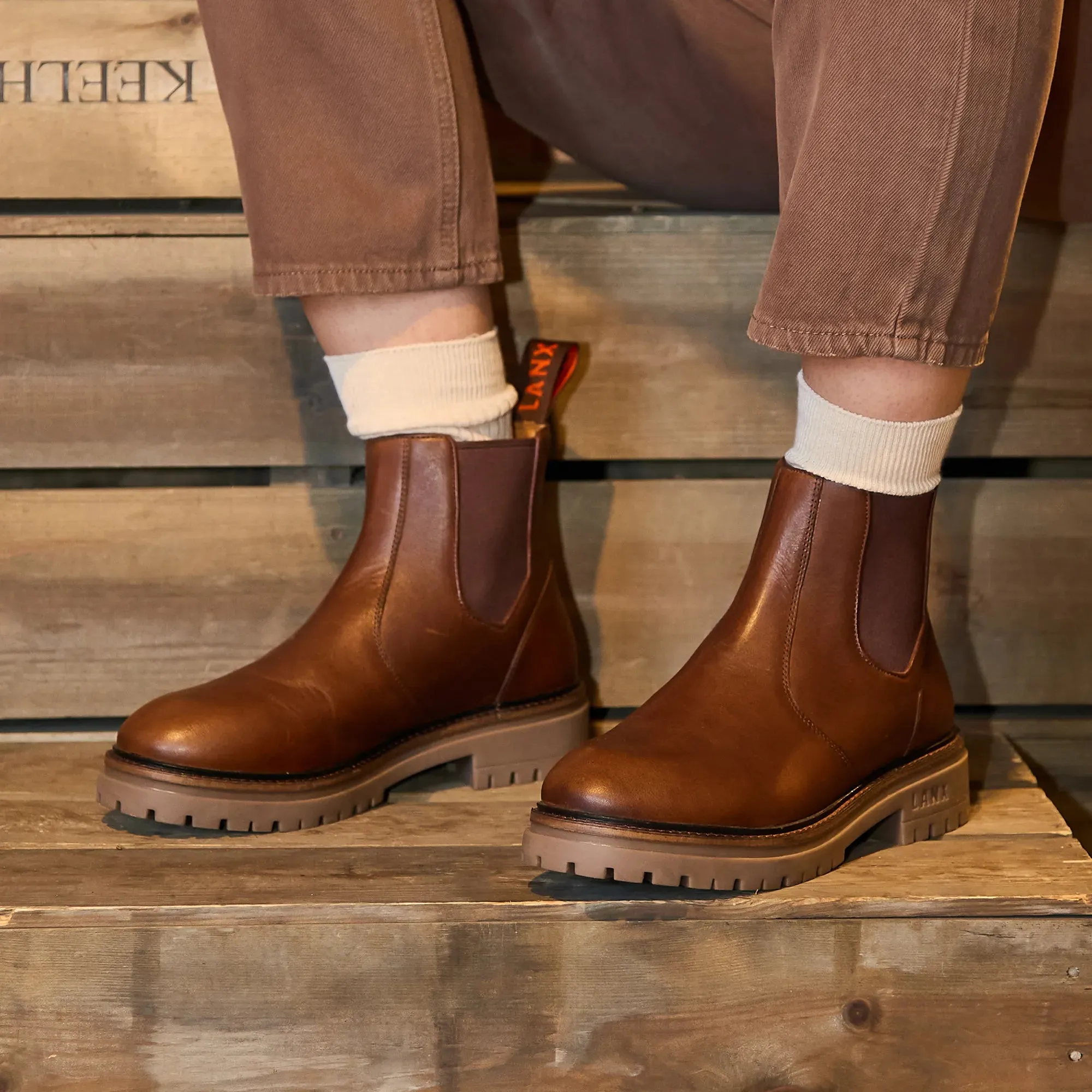 Stylish Walk REED / CONKER DISTRESSED