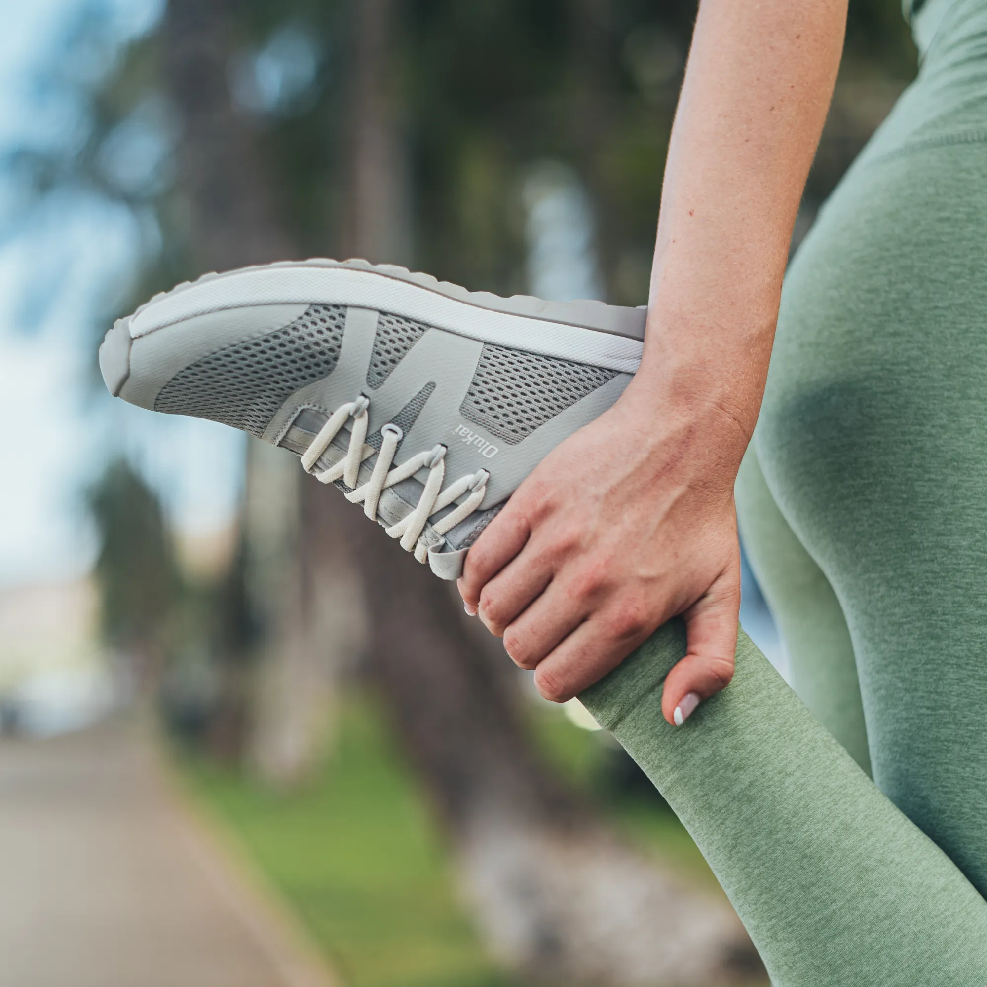 Light On Feet Huia - Pale Grey