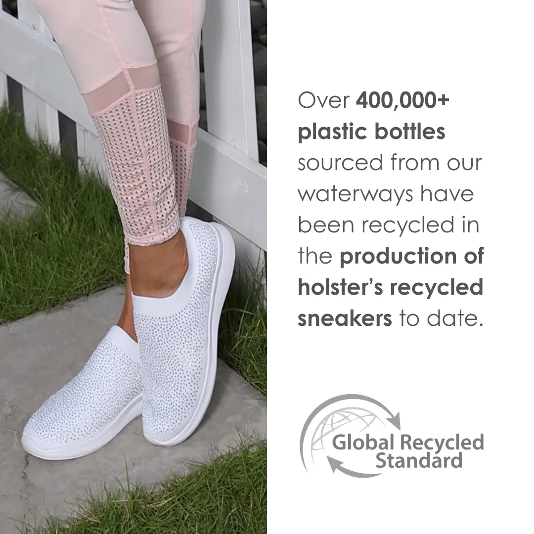 Fireflyer - White Cold Hike Daily Outfit