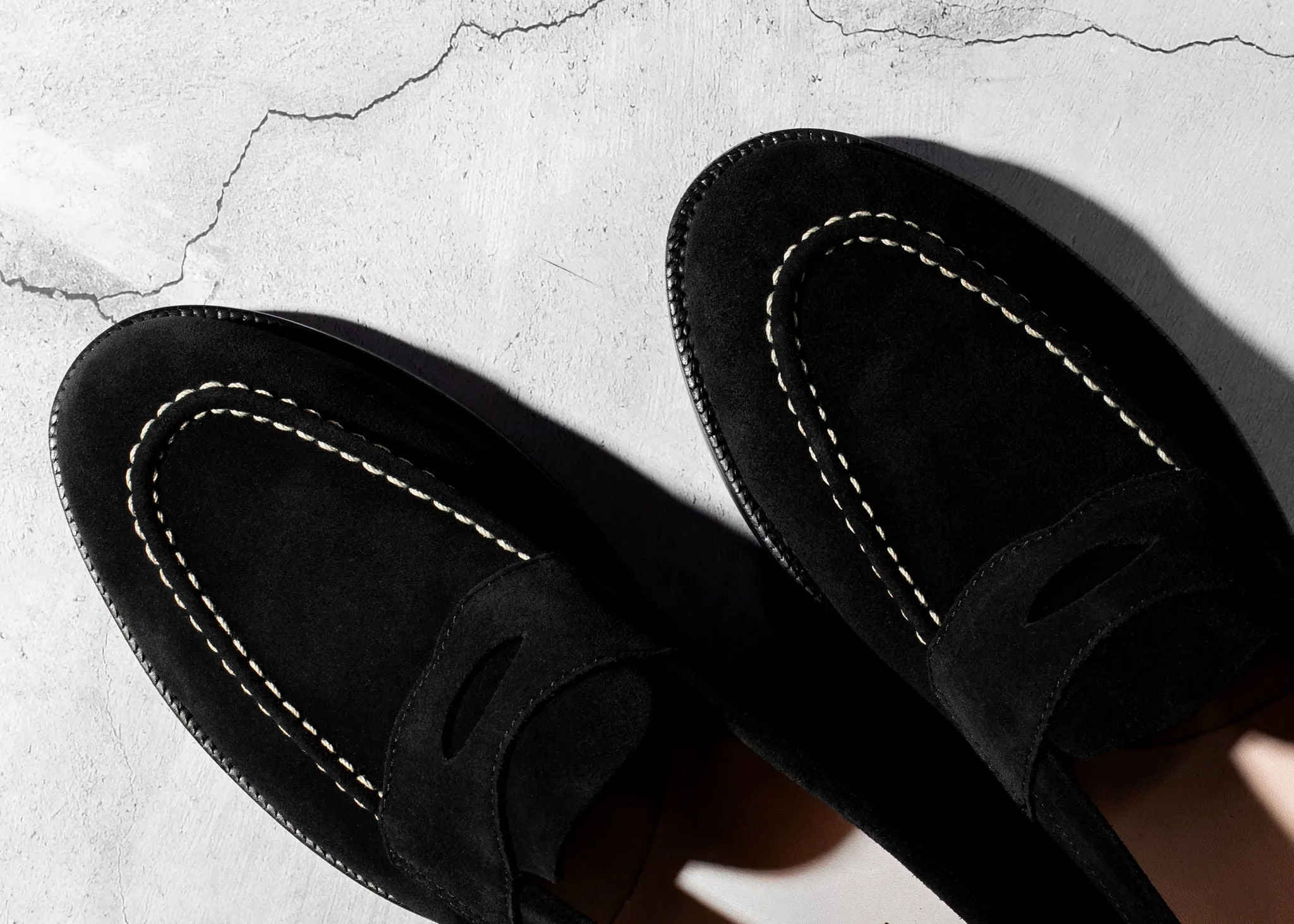 Unlined Traveler Penny Black Suede Indoor