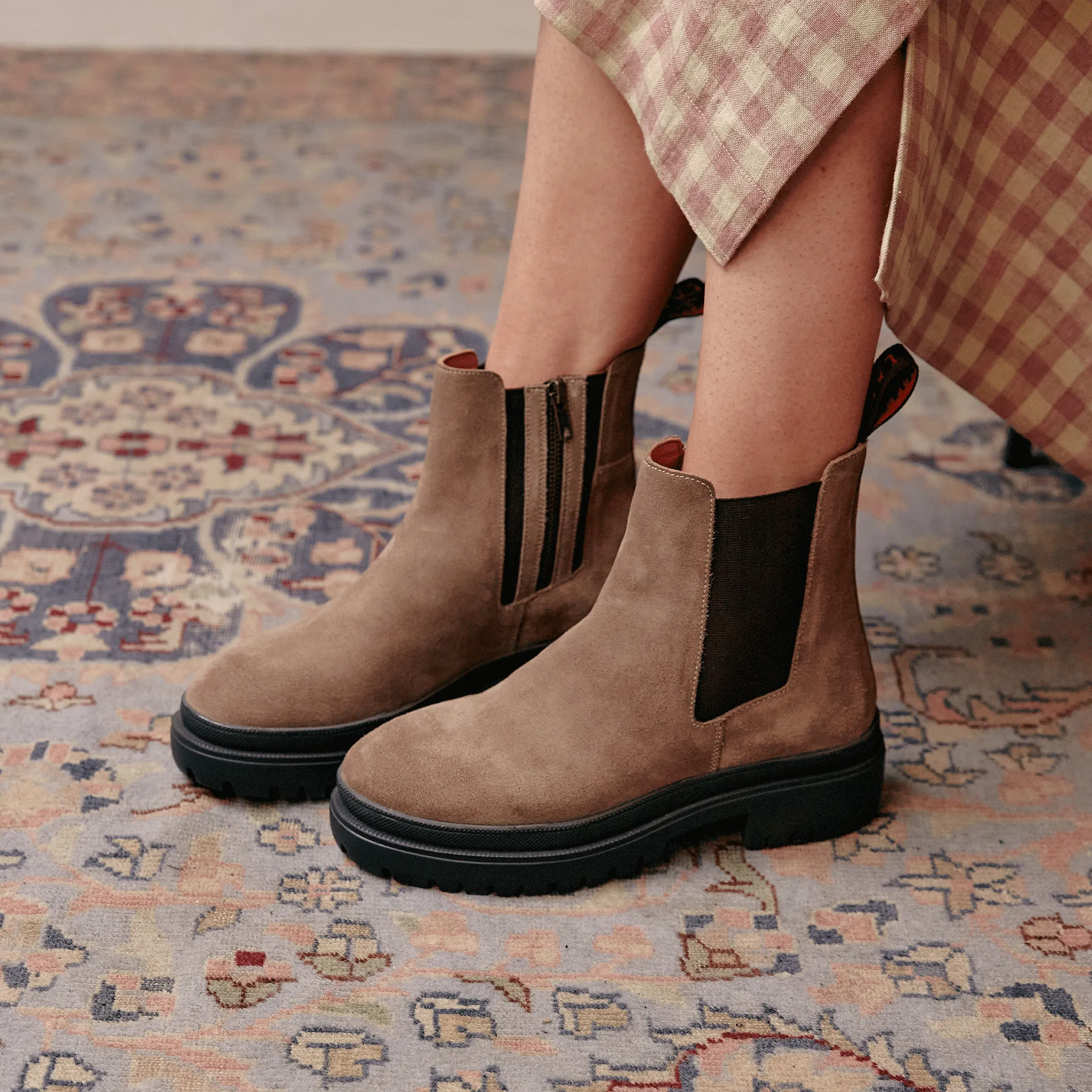 Easy Comfort BROCKHALL / TAUPE SUEDE