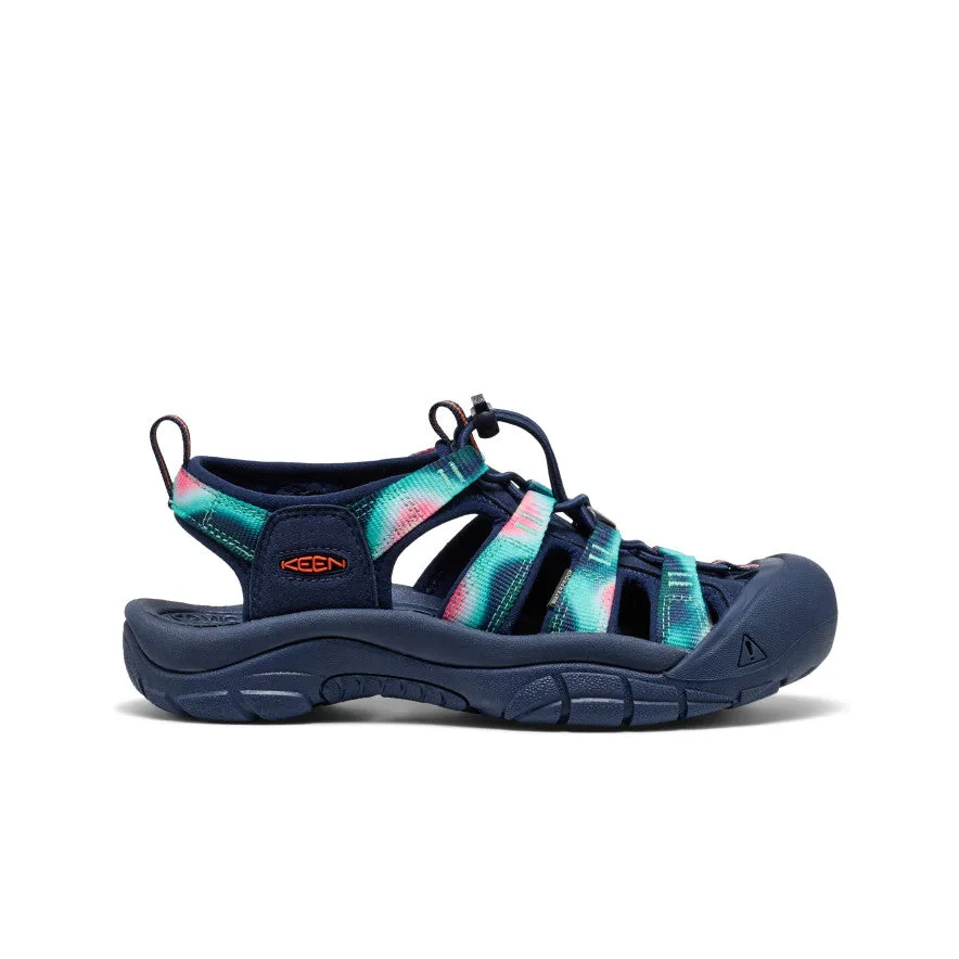 Women's Newport H2  |  Destination Pack Curve Hug Rain Guard